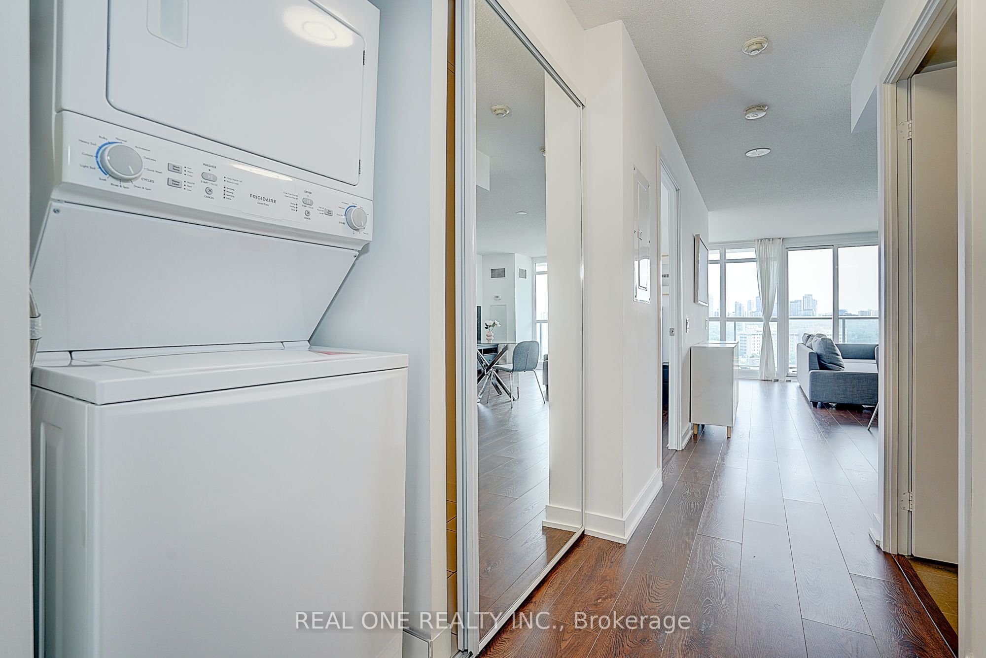 121 Mcmahon Drive 1501 Property Photo 23