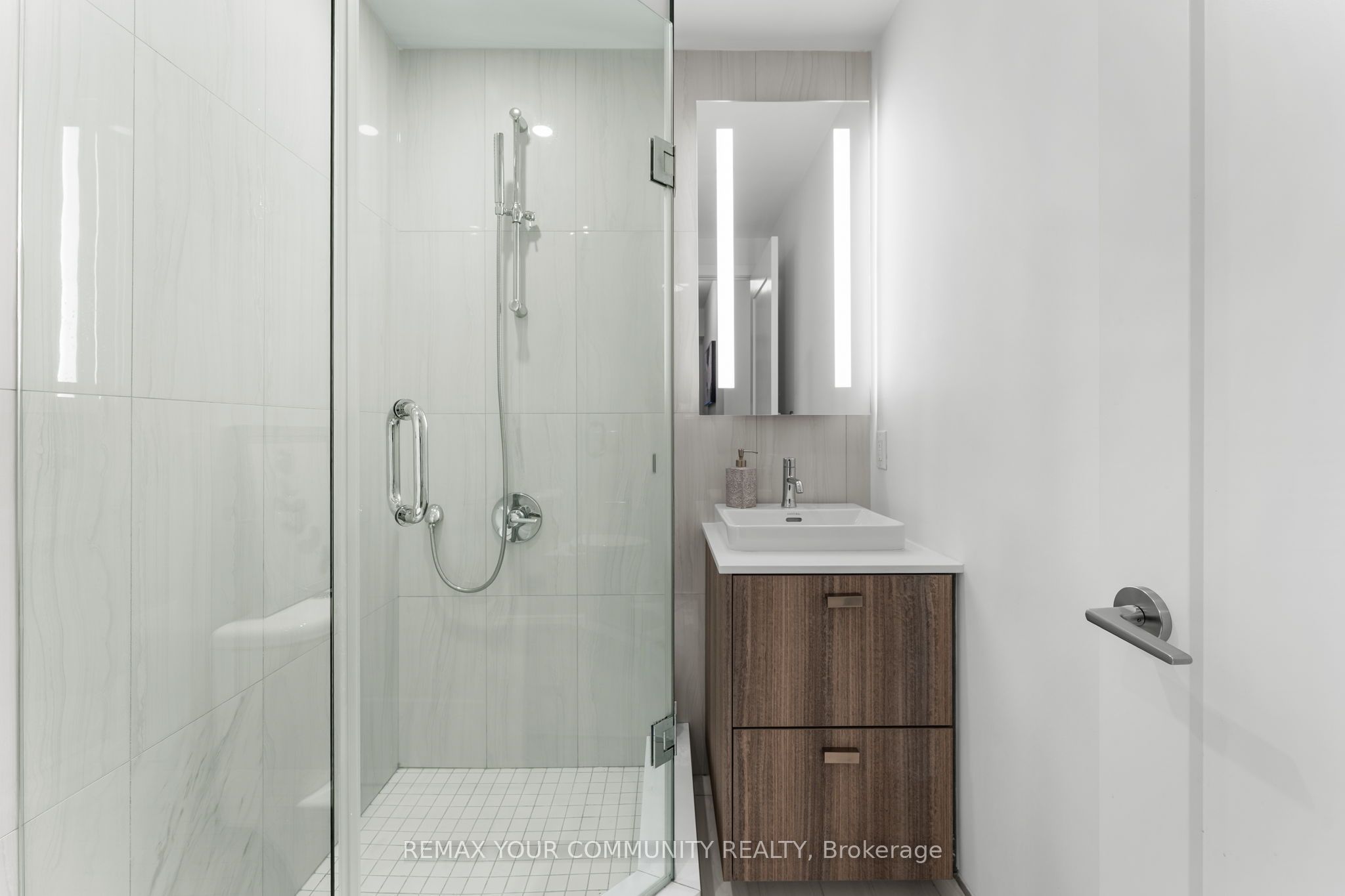 470 Front Street 2015 Property Photo 10
