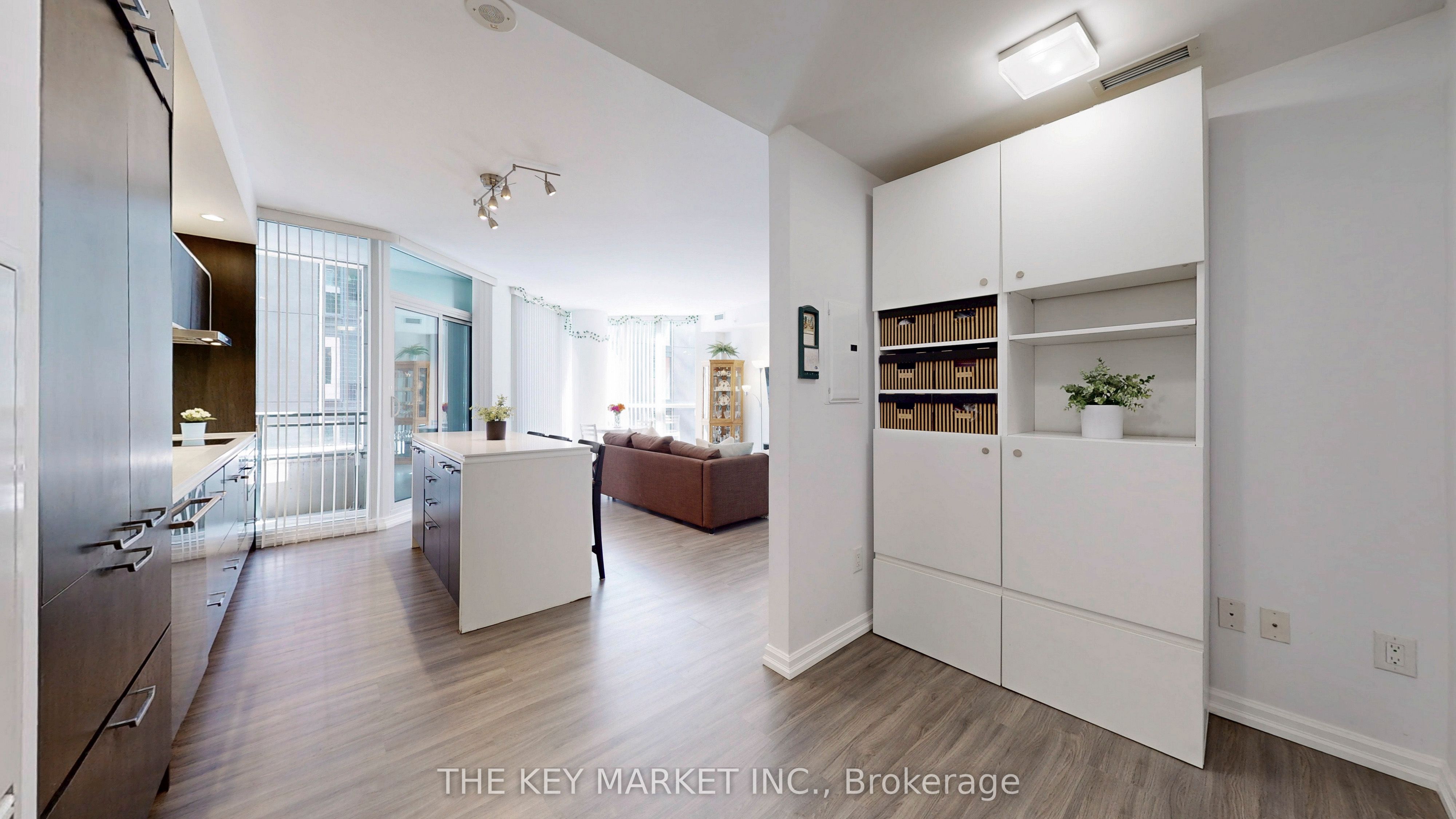 45 Charles Street E 511 Property Photo 8