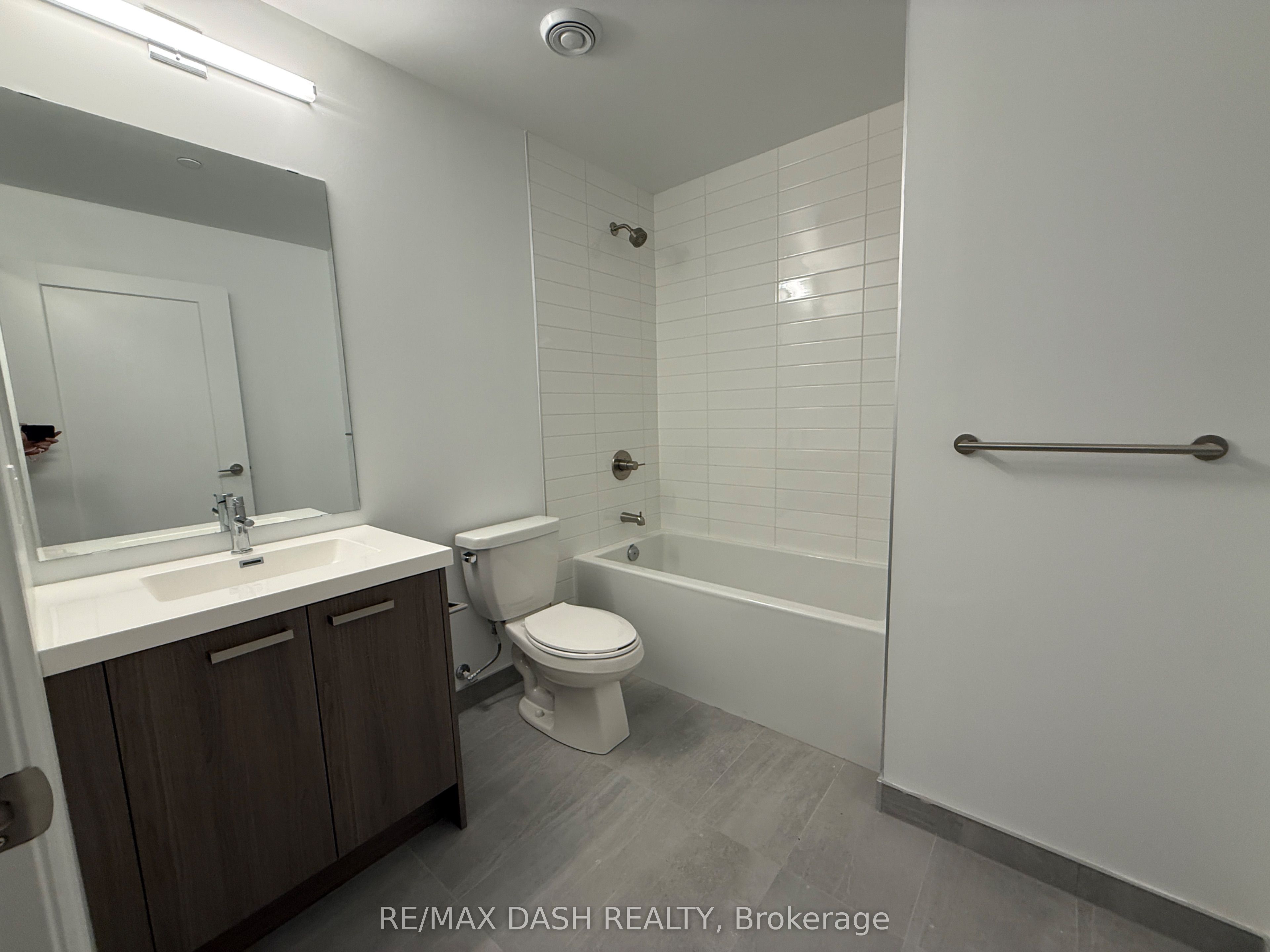 20 Soudan Avenue 907 Property Photo 7