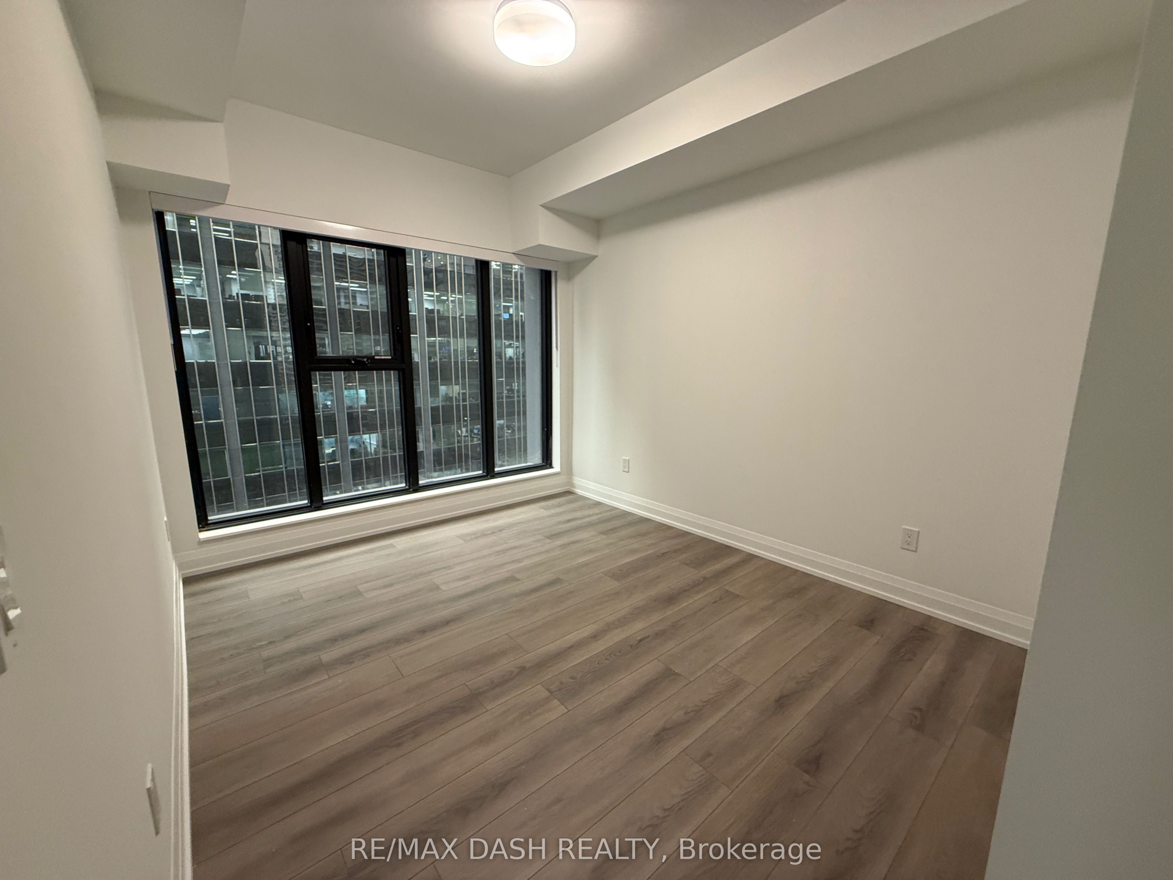 20 Soudan Avenue 907 Property Photo 9