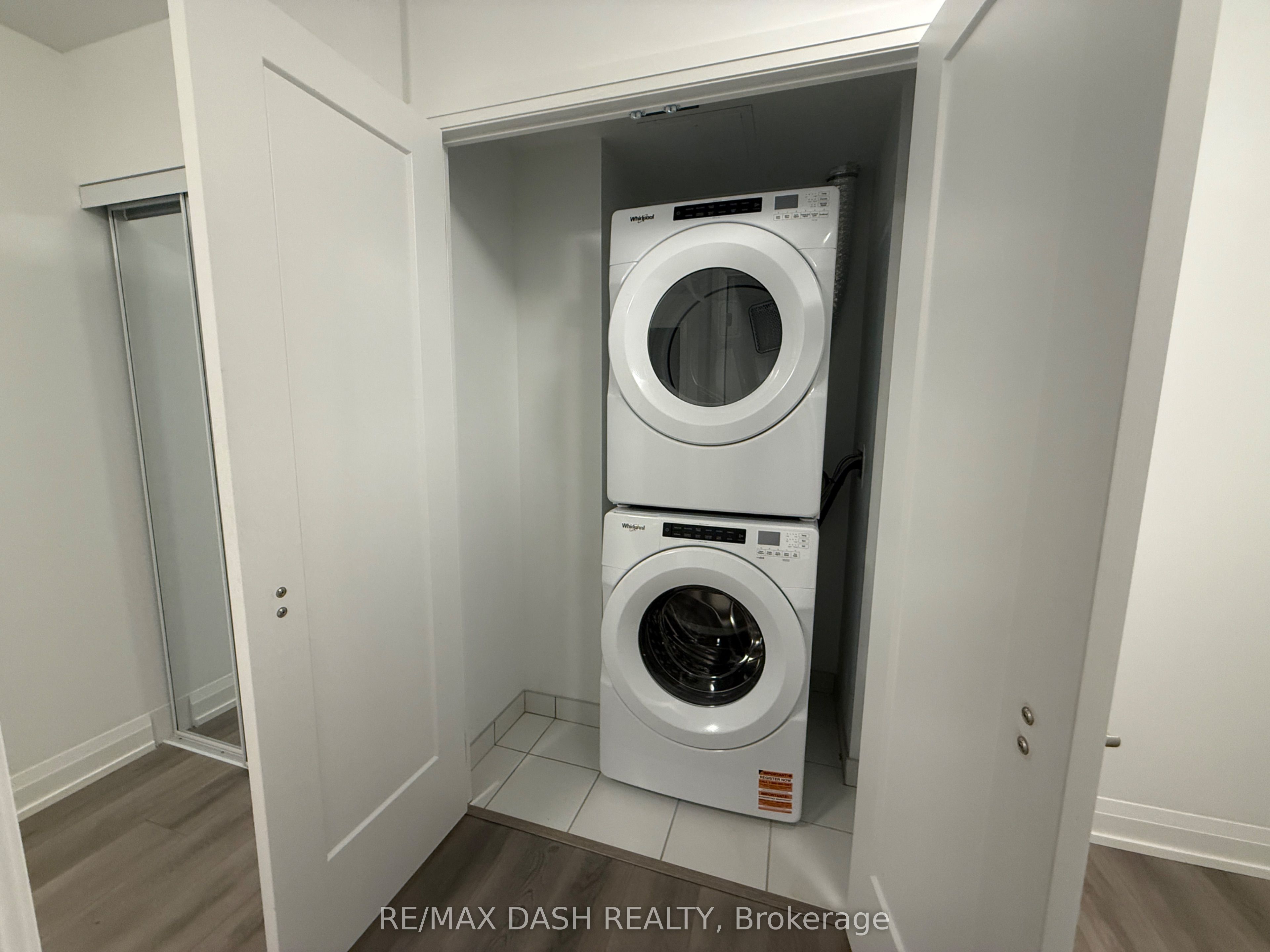 20 Soudan Avenue 907 Property Photo 12