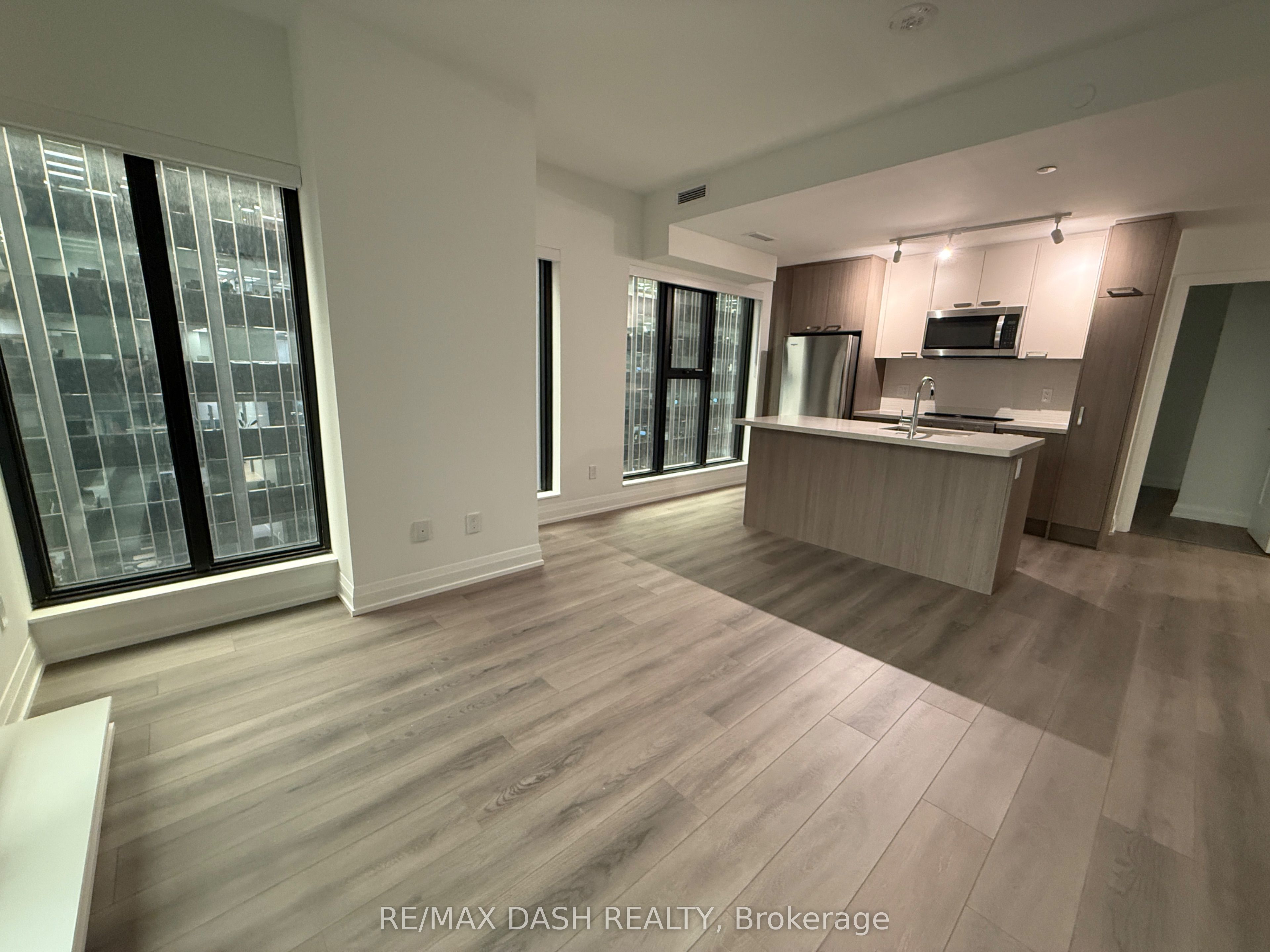 20 Soudan Avenue 907 Property Photo 13