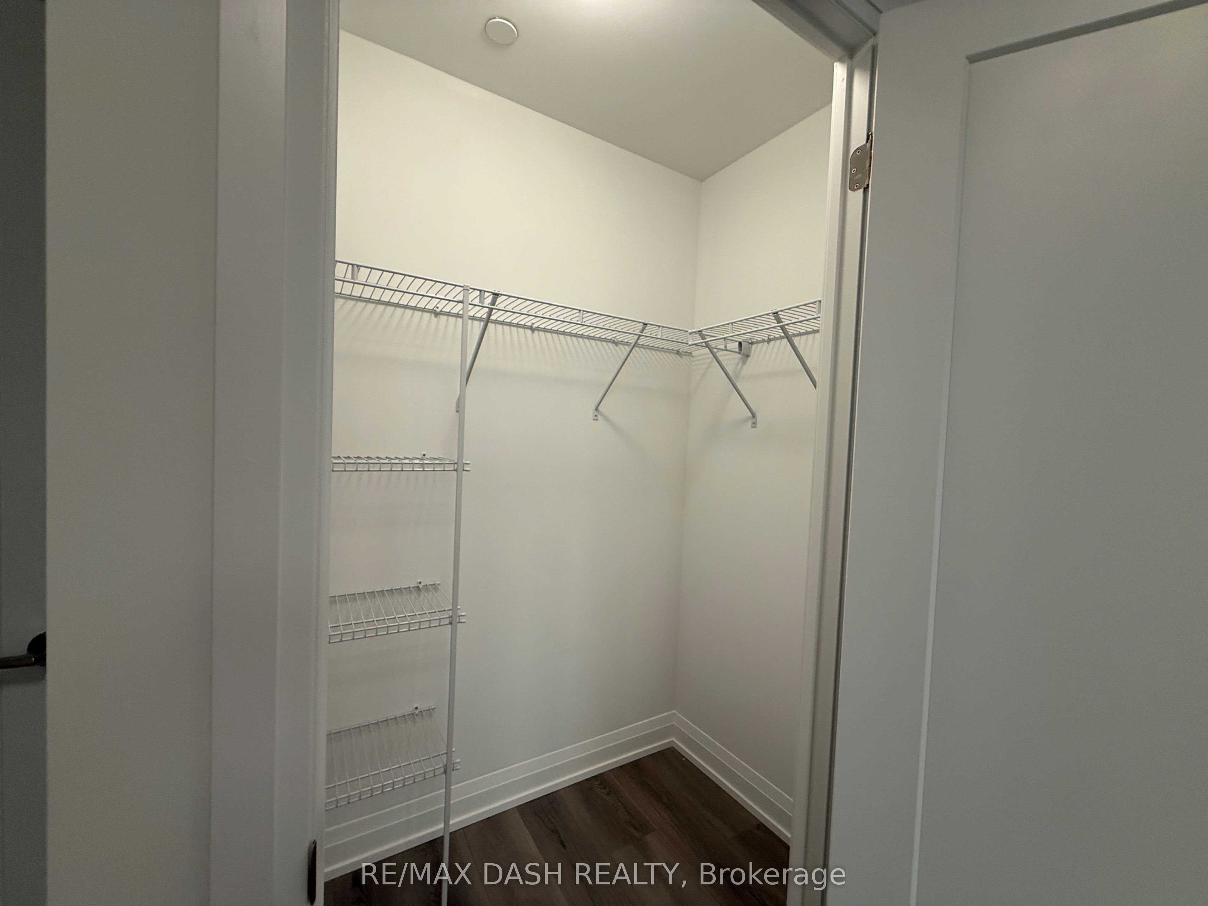 20 Soudan Avenue 907 Property Photo 16