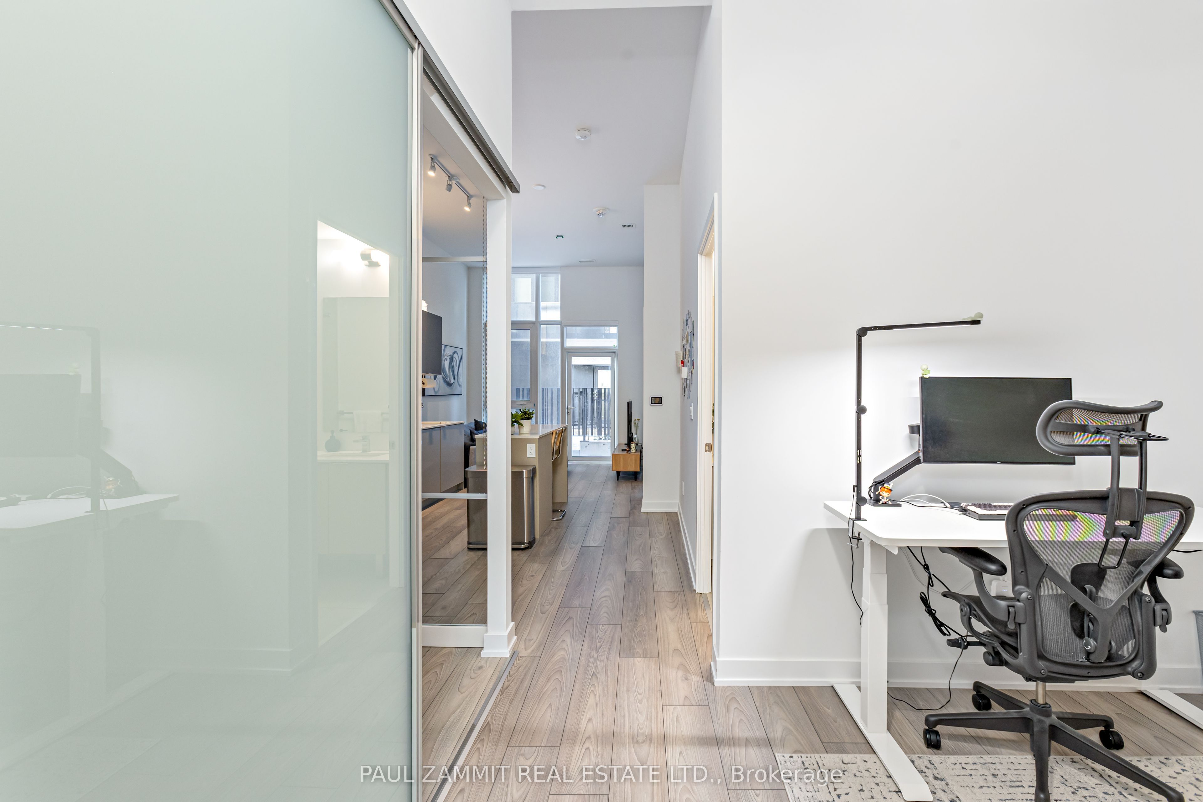 8 Tippett Road 107 Property Photo 4