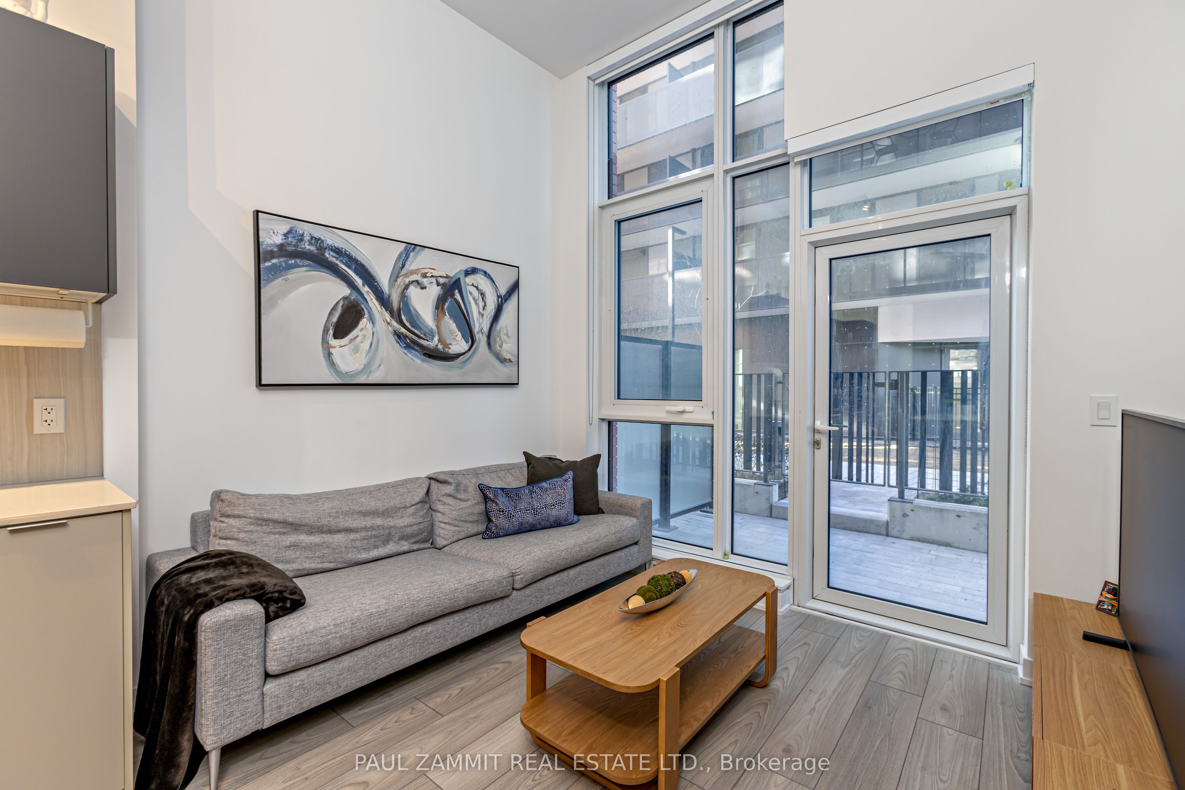 8 Tippett Road 107 Property Photo 11