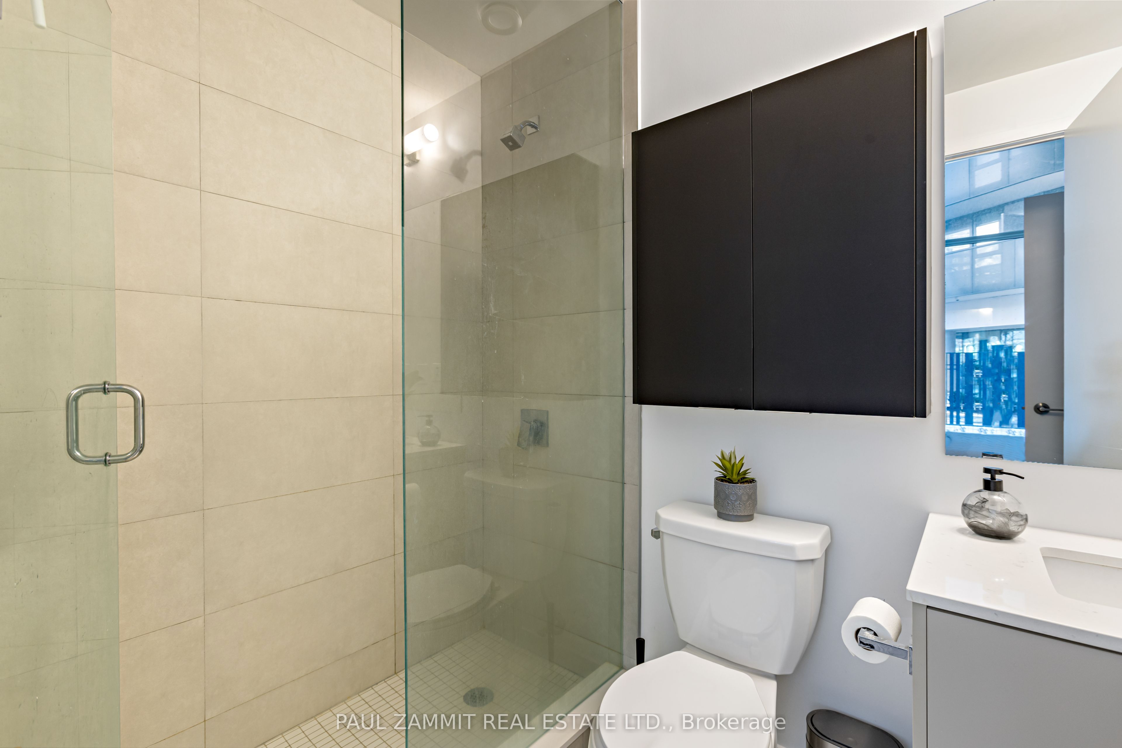 8 Tippett Road 107 Property Photo 15