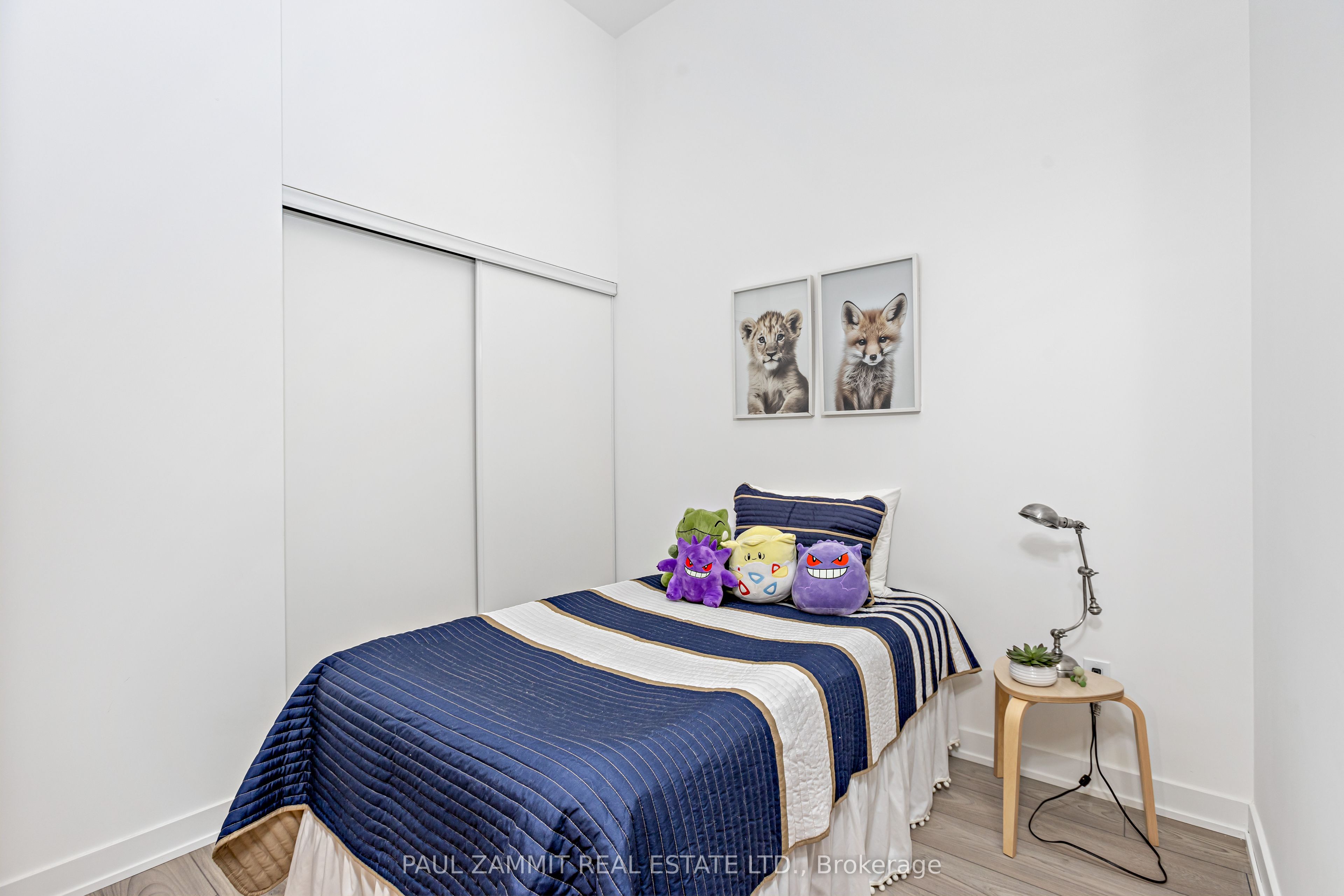 8 Tippett Road 107 Property Photo 17