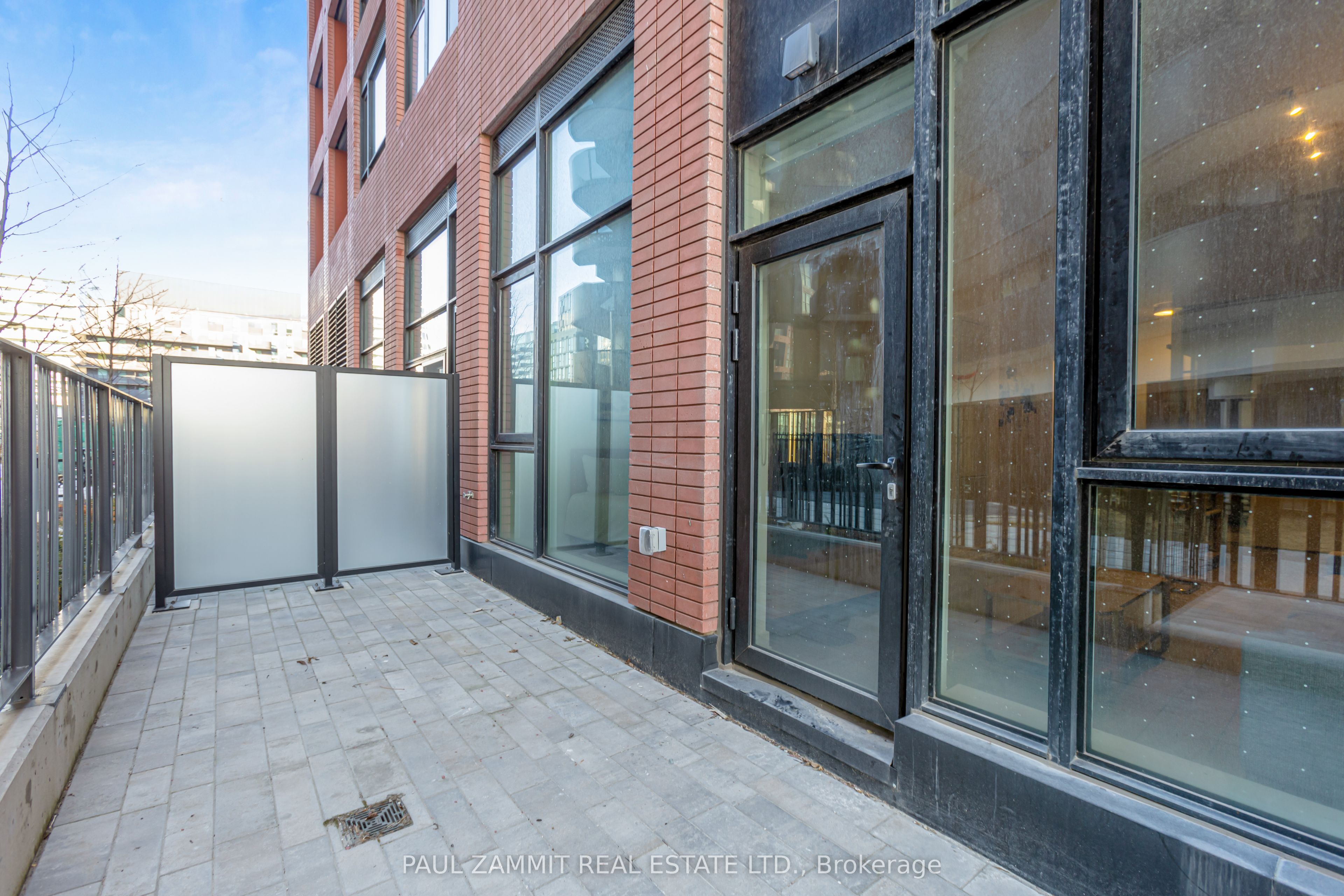 8 Tippett Road 107 Property Photo 23