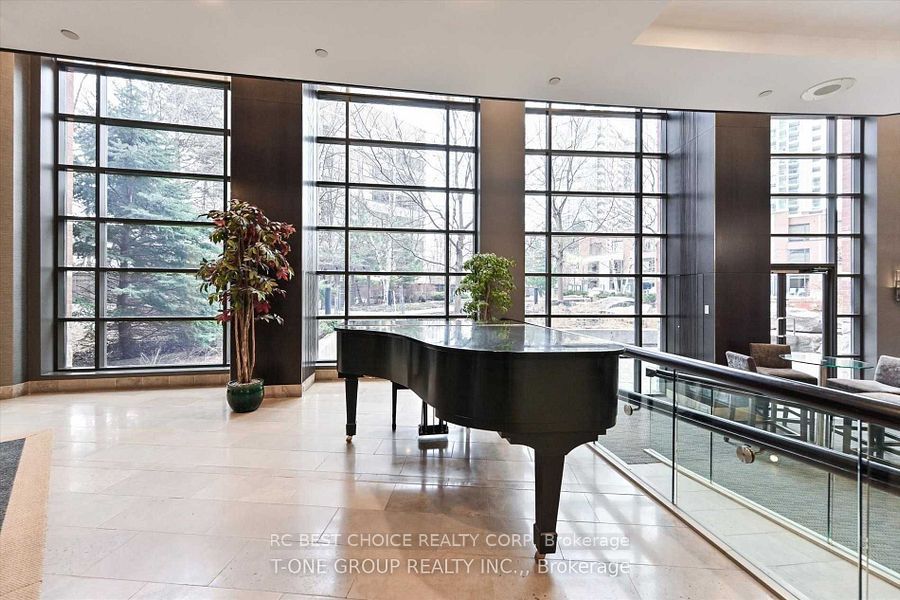 33 Sheppard Avenue 611 Property Photo 4