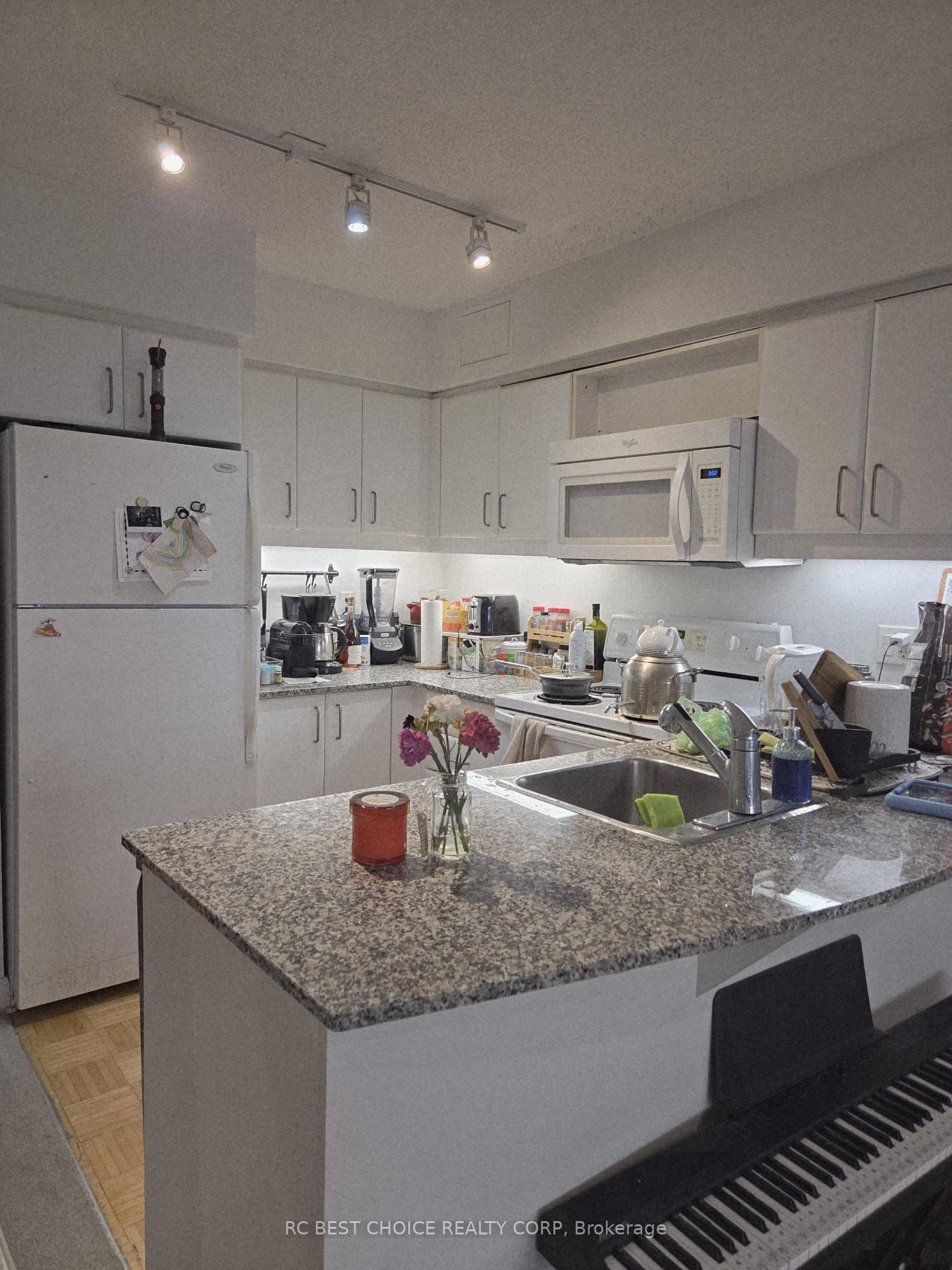 33 Sheppard Avenue 611 Property Photo 12