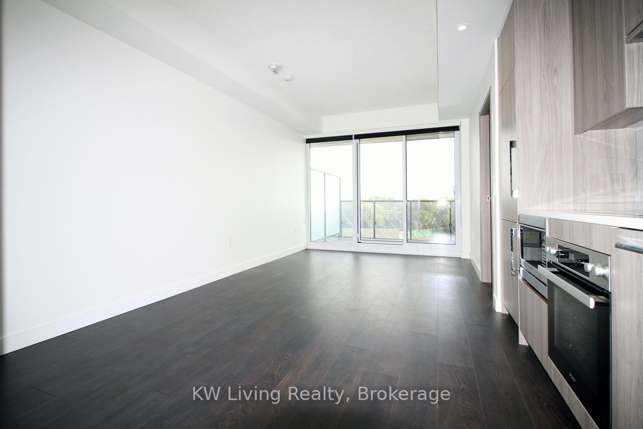 95 Mcmahon Drive 805 Property Photo 3