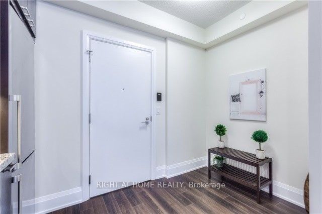 120 Harrison Garden Boulevard 716 Property Photo 12
