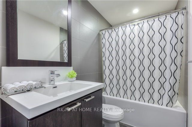120 Harrison Garden Boulevard 716 Property Photo 15