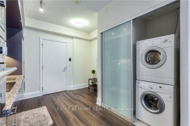 120 Harrison Garden Boulevard 716 Property Photo 16