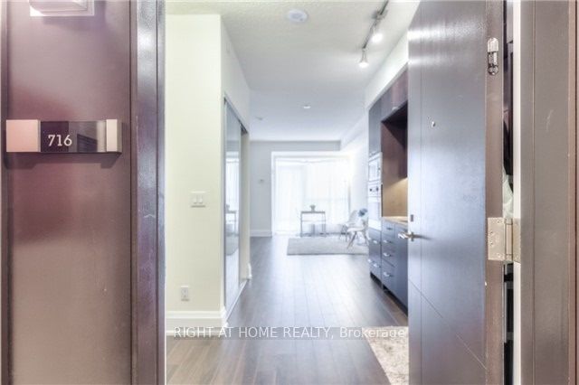 120 Harrison Garden Boulevard 716 Property Photo 17