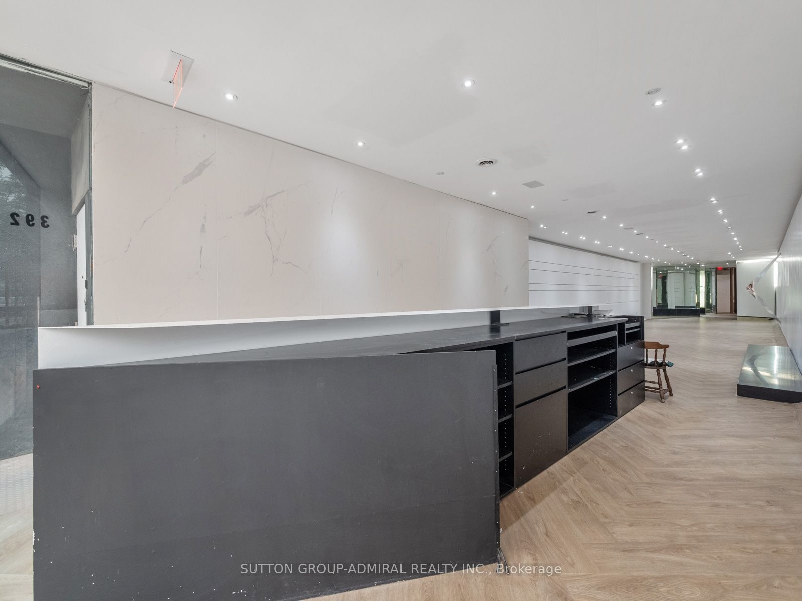 392 Eglinton Avenue W Property Photo 3