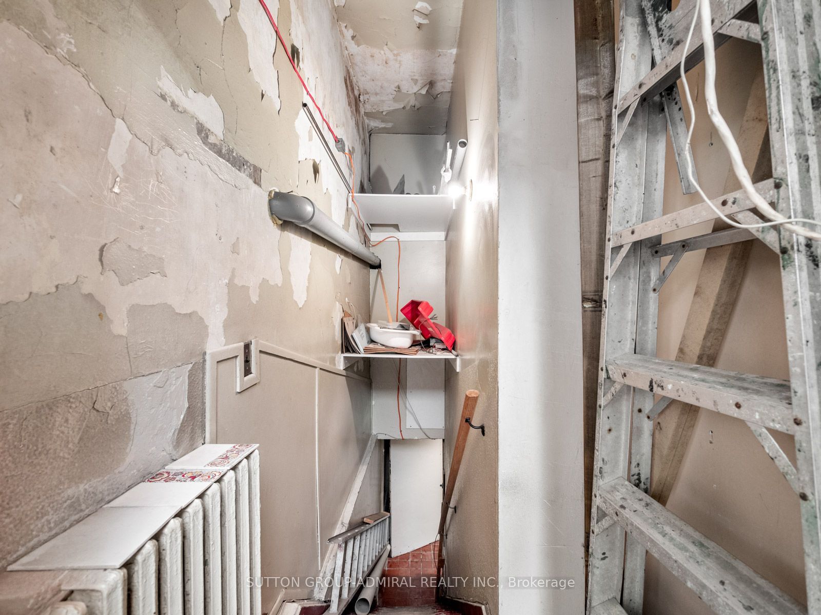 392 Eglinton Avenue W Property Photo 9
