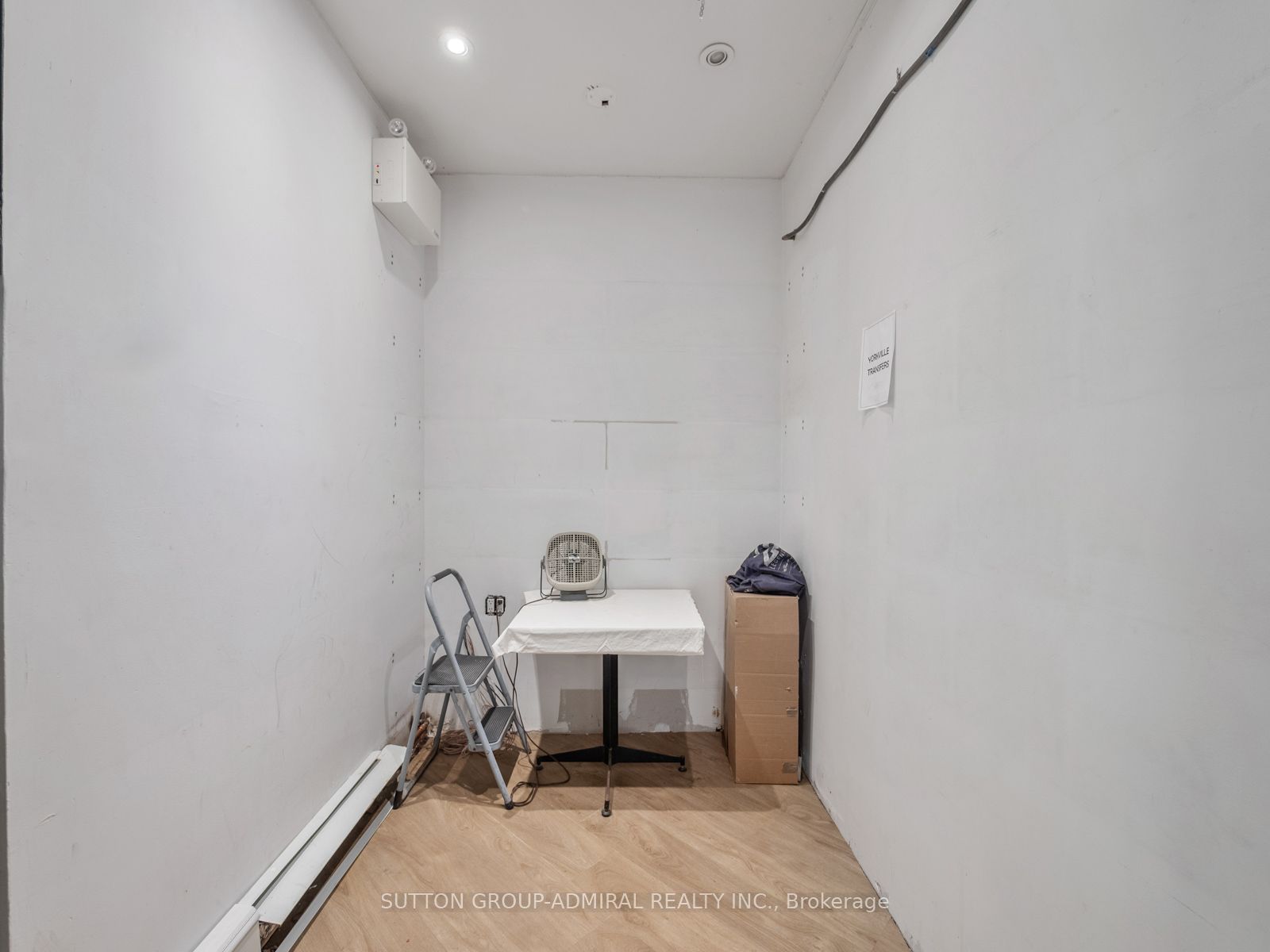 392 Eglinton Avenue W Property Photo 10