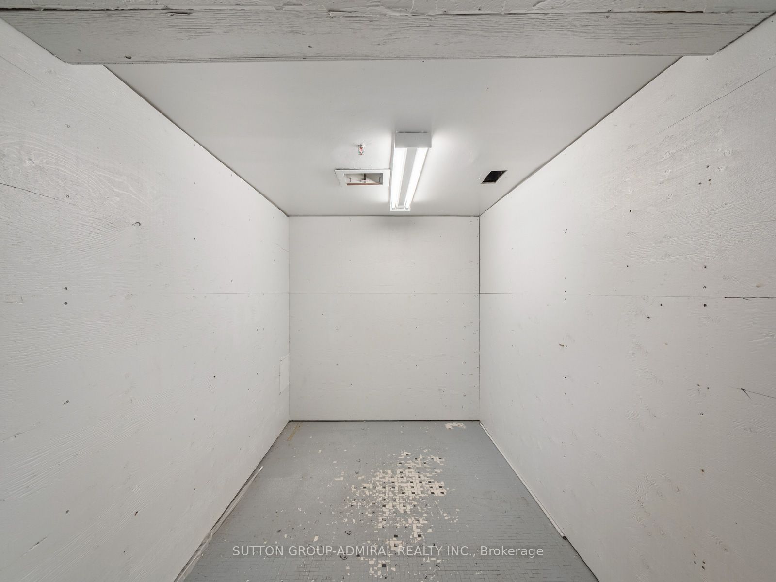 392 Eglinton Avenue W Property Photo 12
