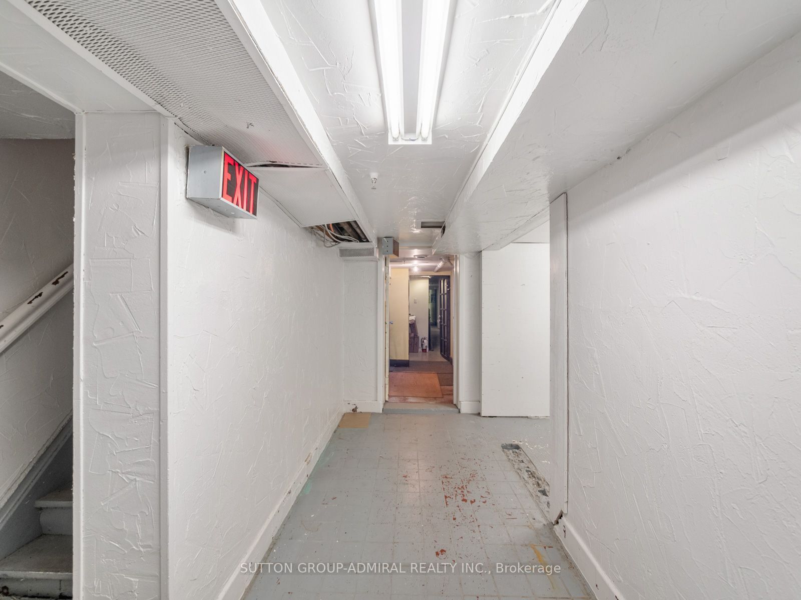 392 Eglinton Avenue W Property Photo 13