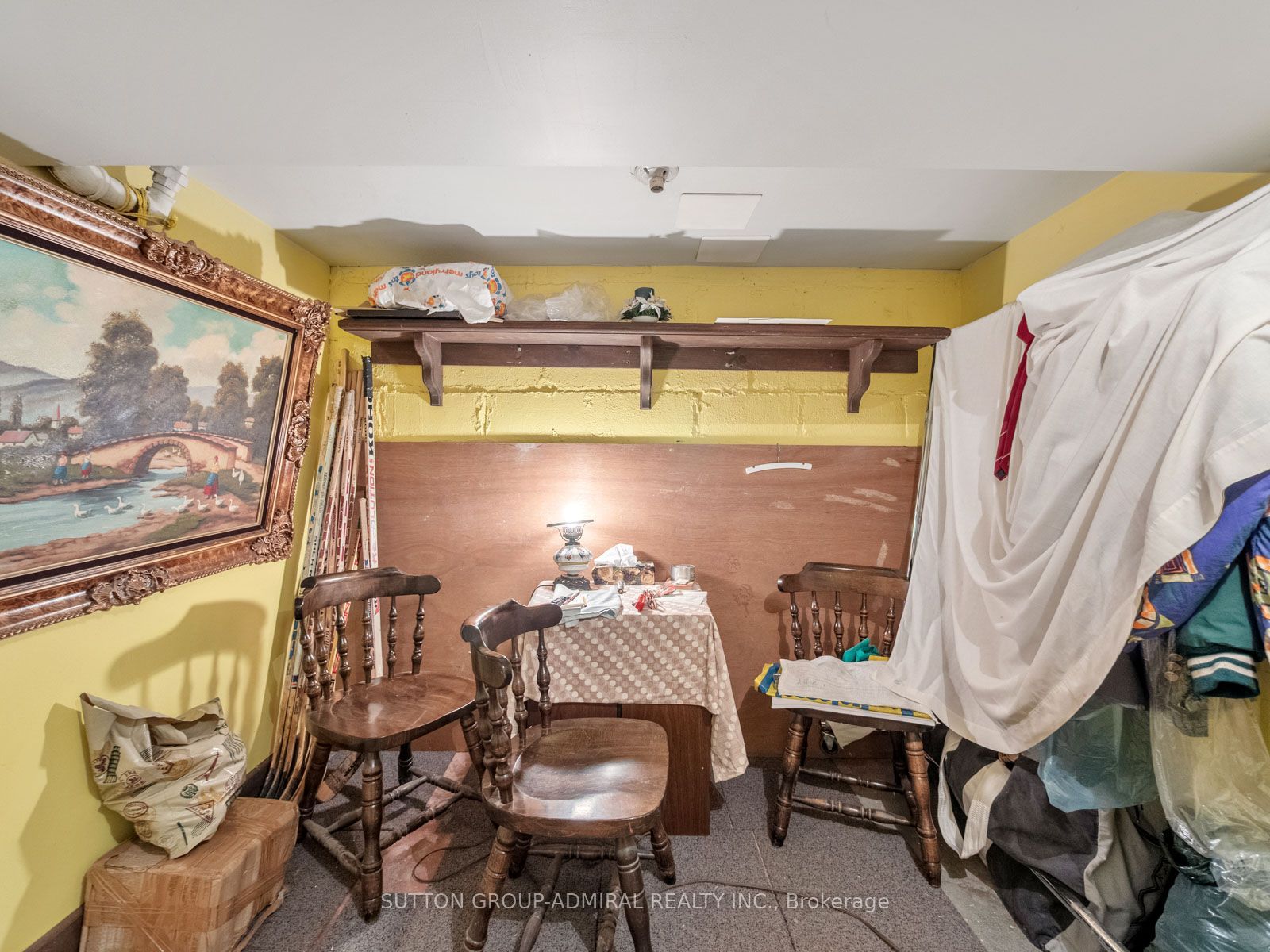 392 Eglinton Avenue W Property Photo 16