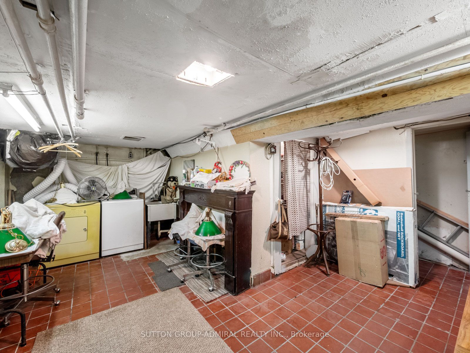 392 Eglinton Avenue W Property Photo 22