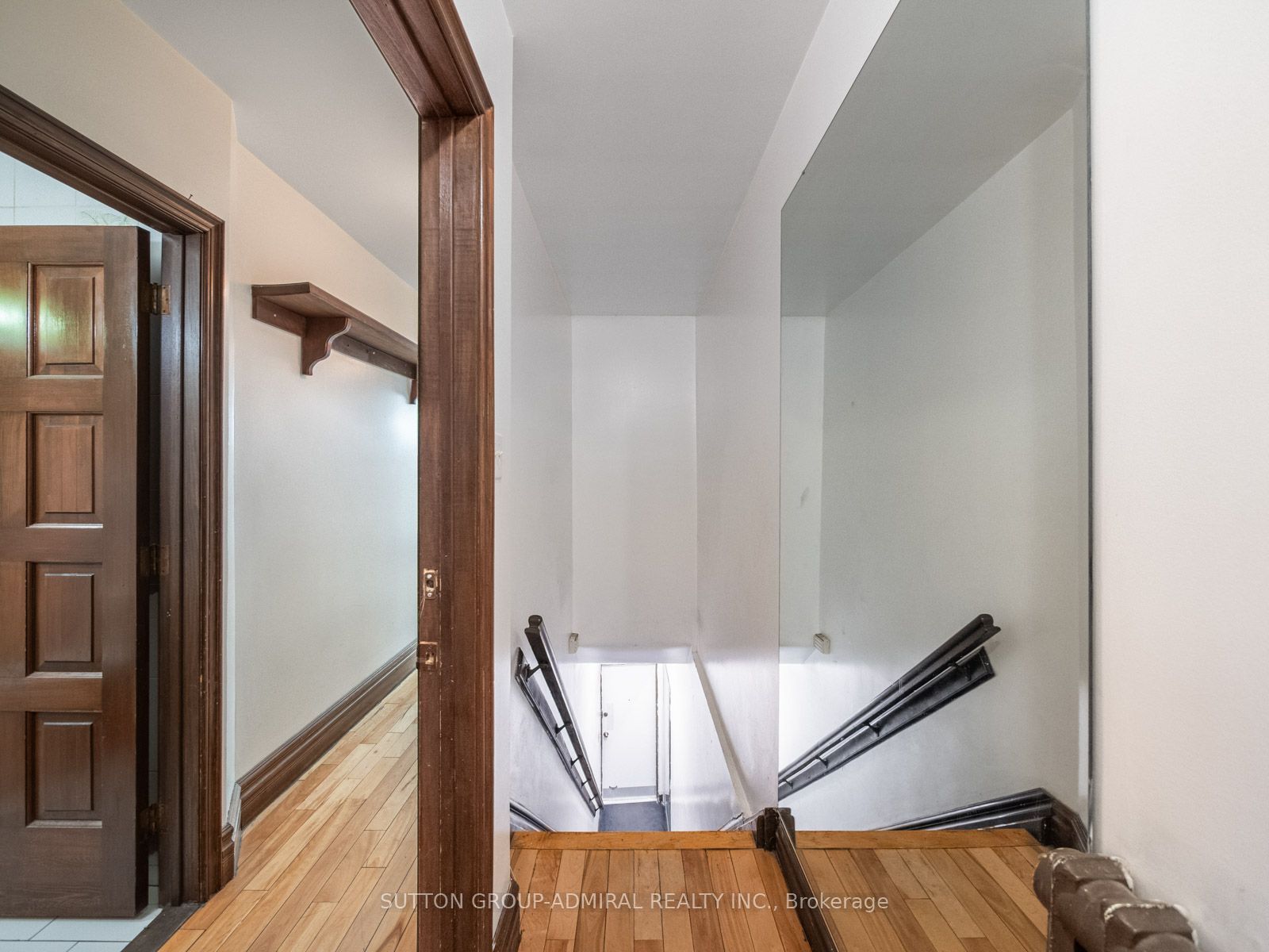 392 Eglinton Avenue W Property Photo 24