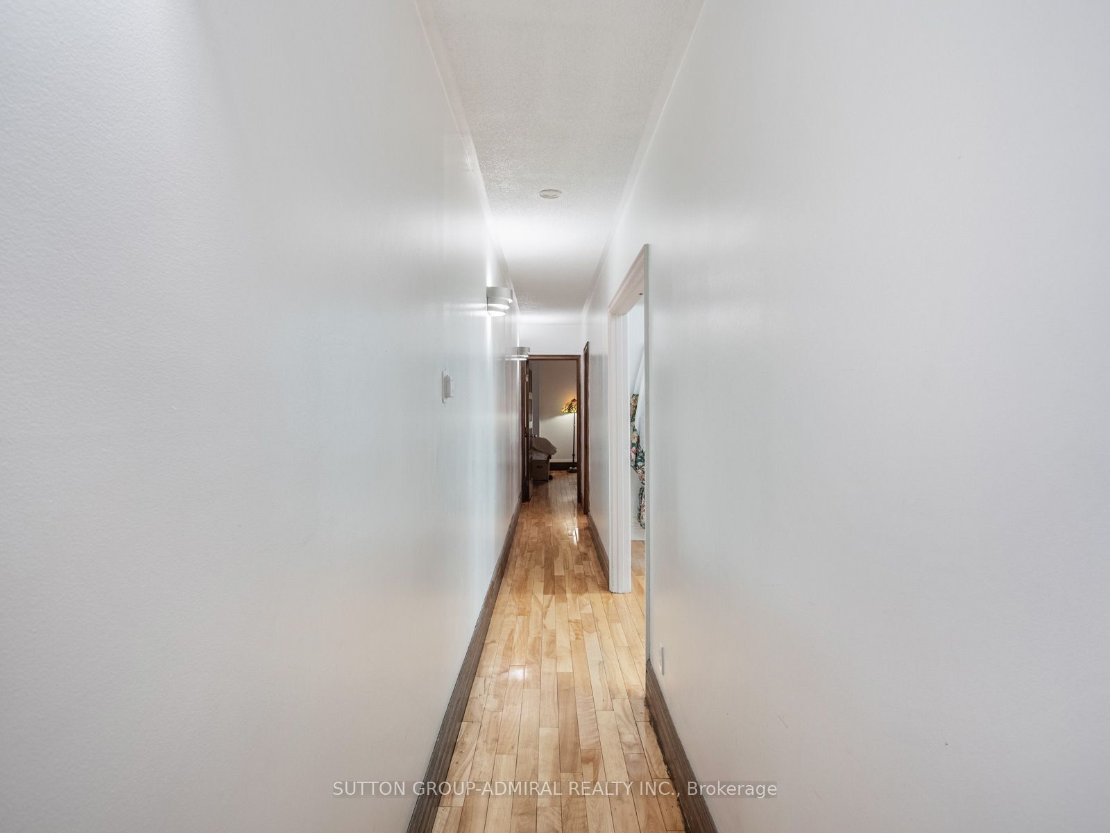 392 Eglinton Avenue W Property Photo 25