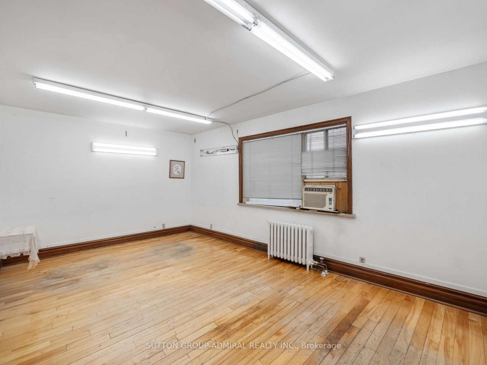 392 Eglinton Avenue W Property Photo 26