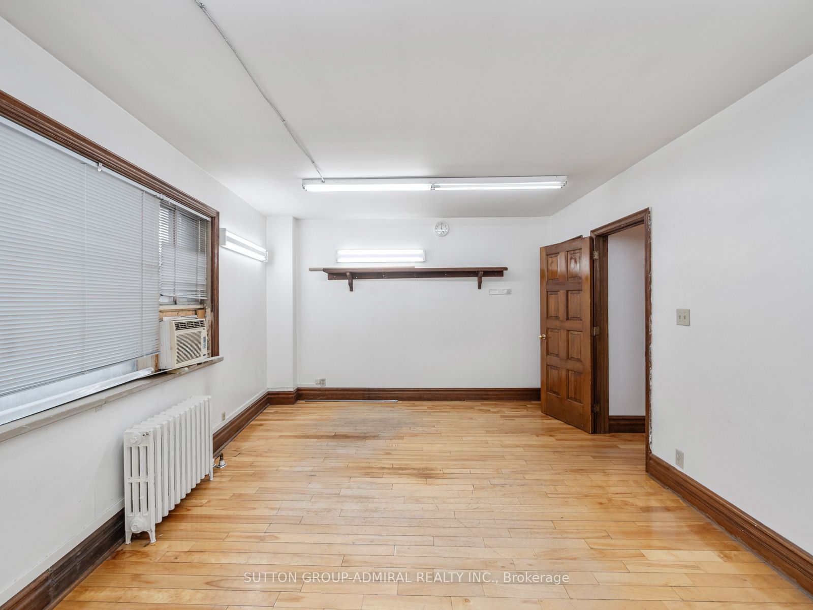 392 Eglinton Avenue W Property Photo 27