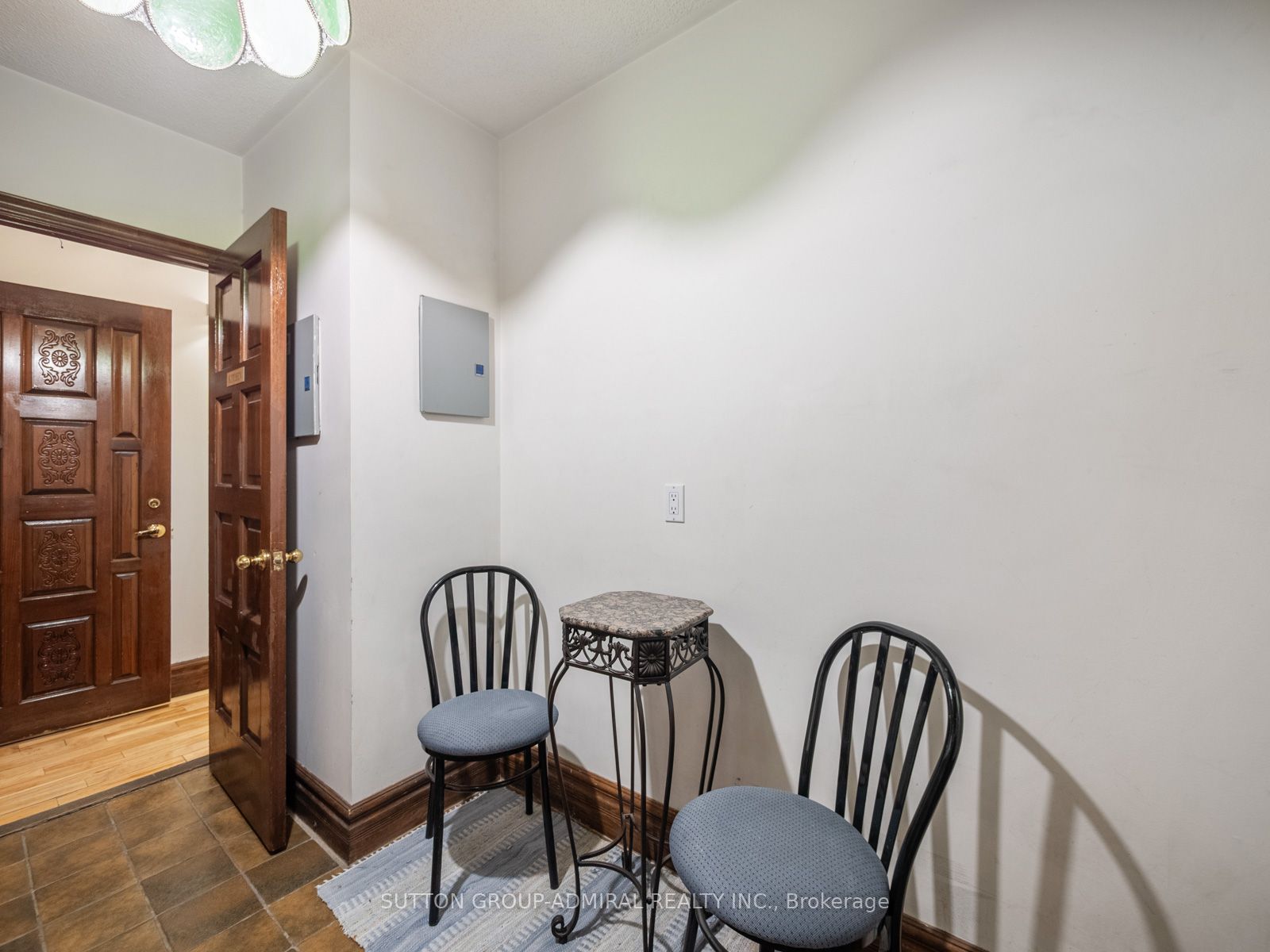 392 Eglinton Avenue W Property Photo 33
