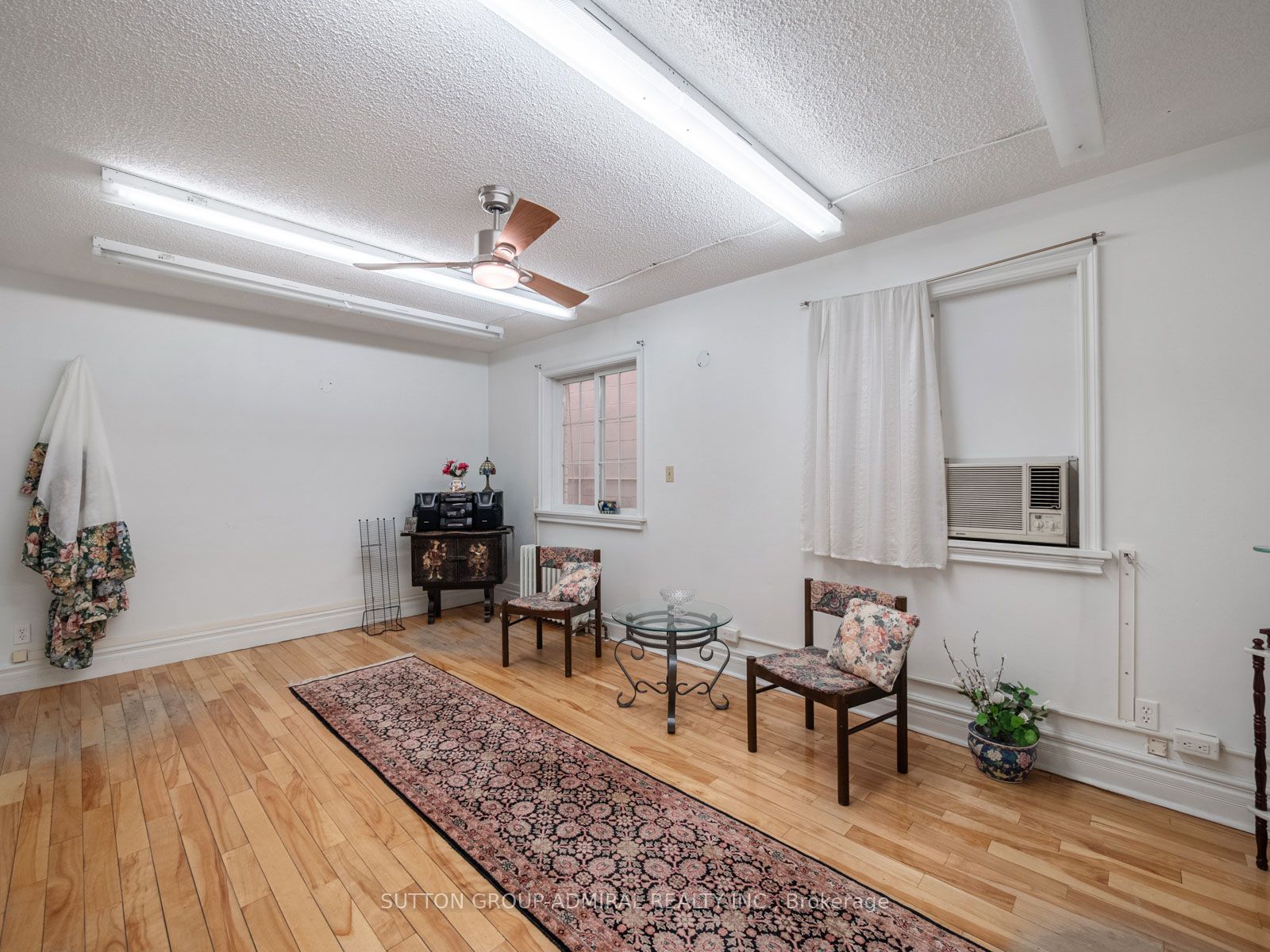 392 Eglinton Avenue W Property Photo 36