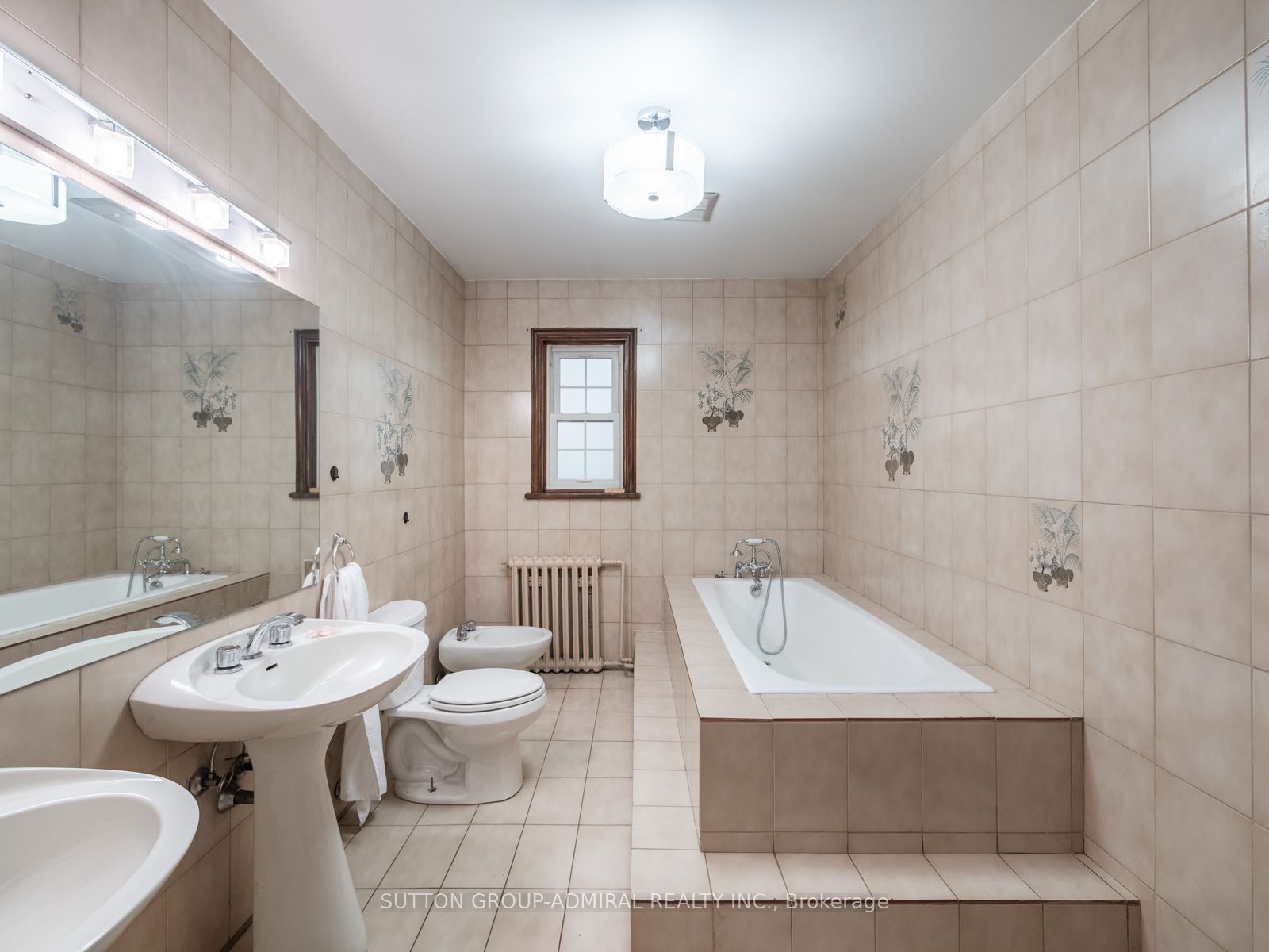 392 Eglinton Avenue W Property Photo 37