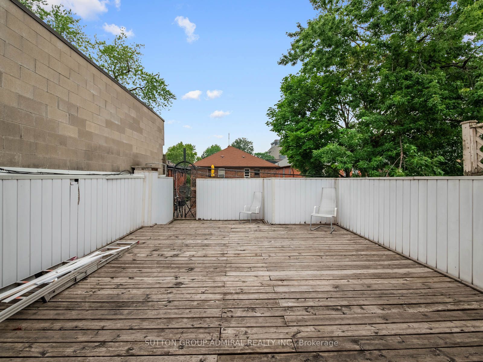 392 Eglinton Avenue W Property Photo 41