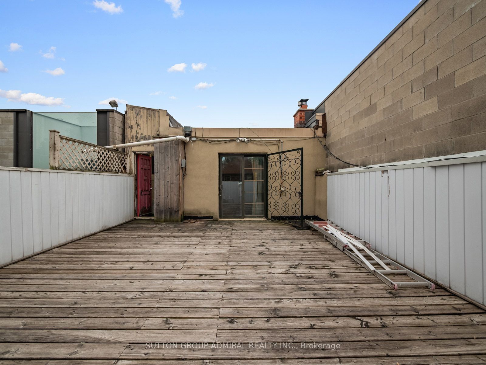 392 Eglinton Avenue W Property Photo 42
