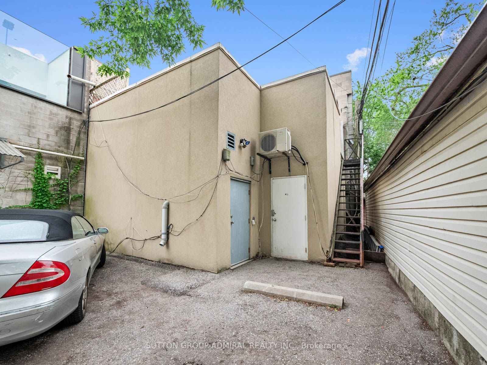 392 Eglinton Avenue W Property Photo 43