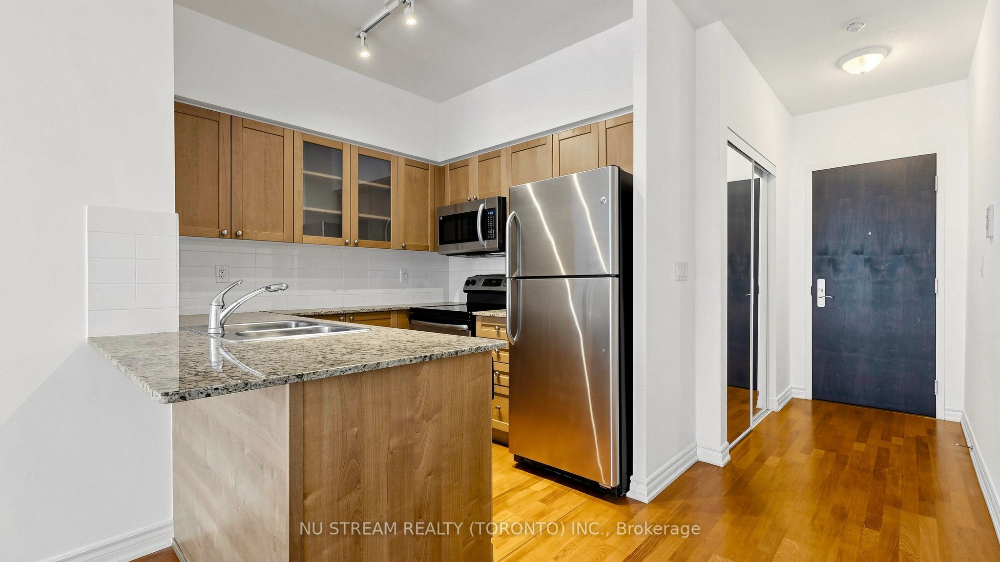 761 Bay Street 3101 Property Photo 10