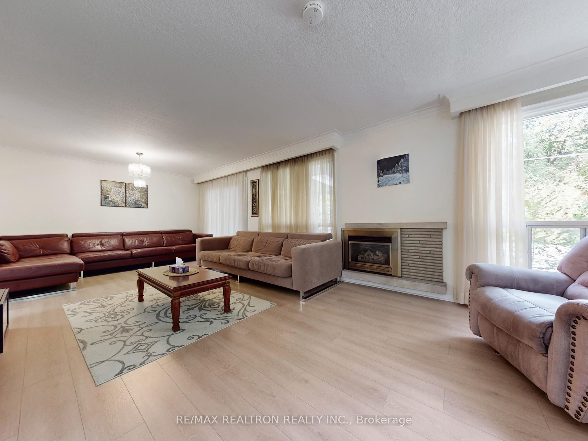 46 Palomino Crescent Property Photo 2