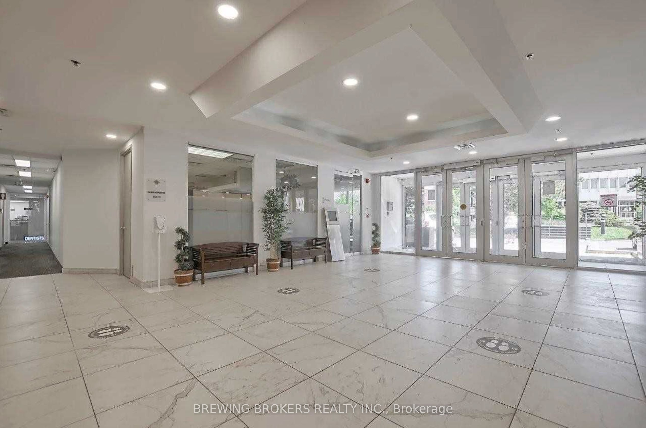 18 Wynford Drive 513 Property Photo 2