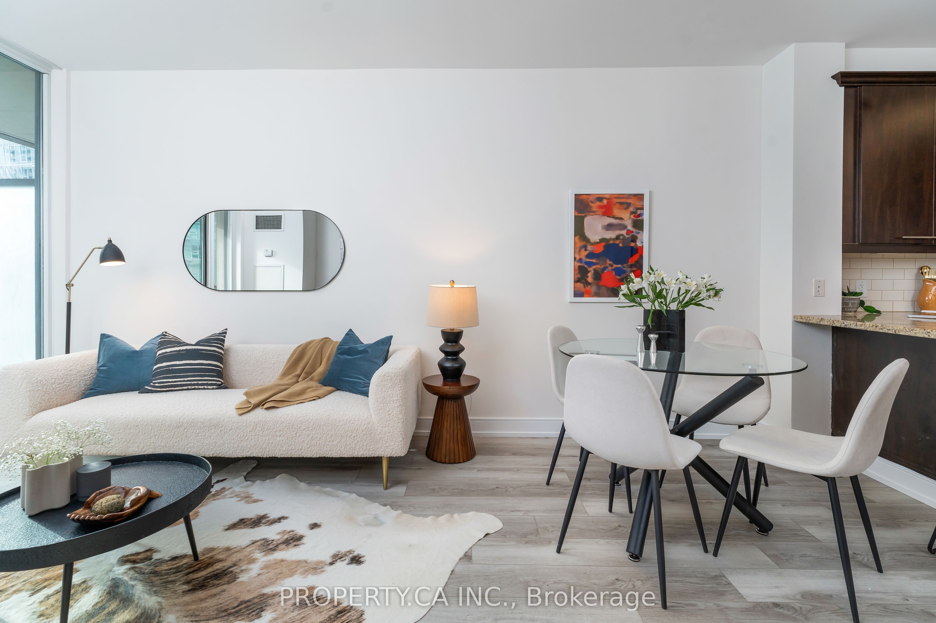 88 Broadway Avenue 1004 Property Photo 2