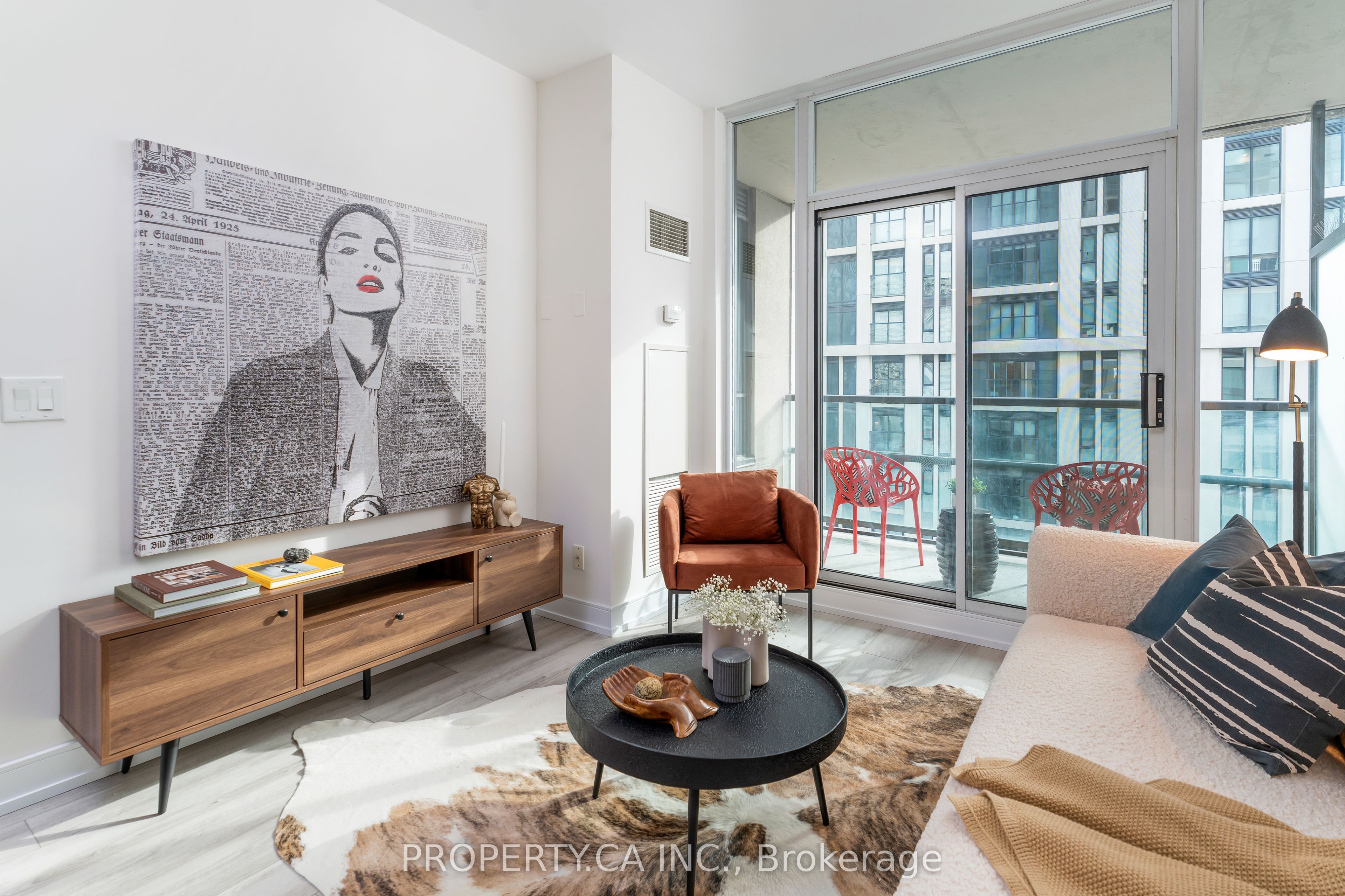 88 Broadway Avenue 1004 Property Photo 3