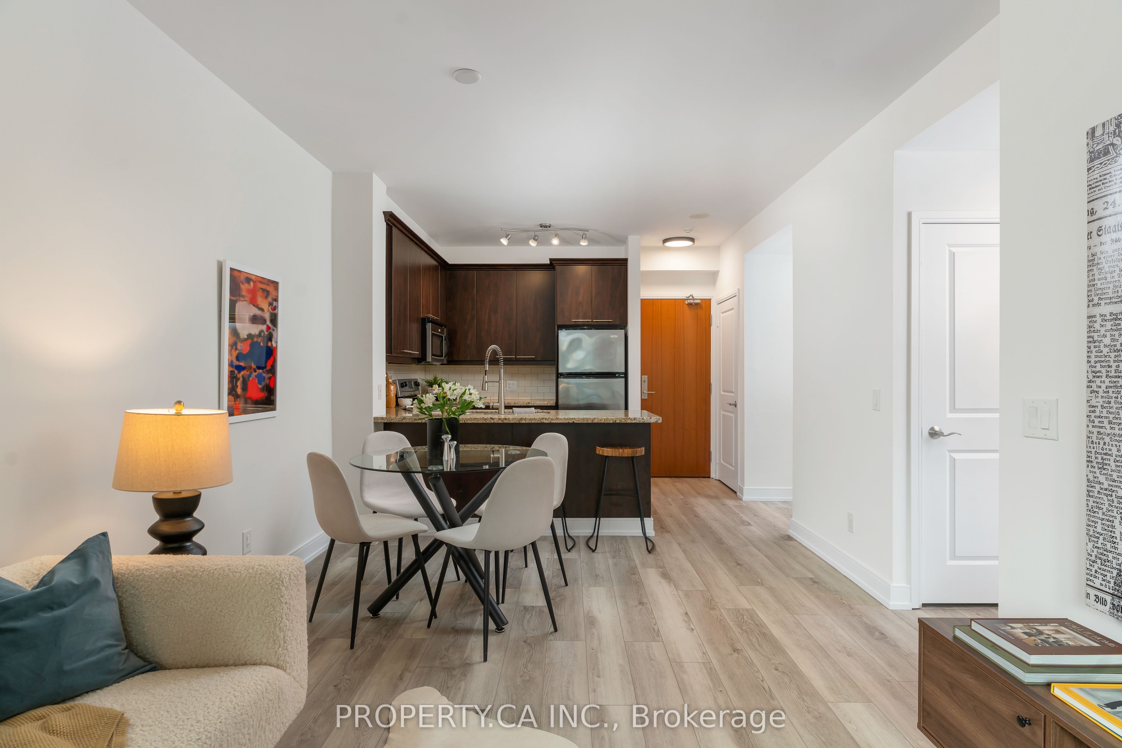 88 Broadway Avenue 1004 Property Photo 4