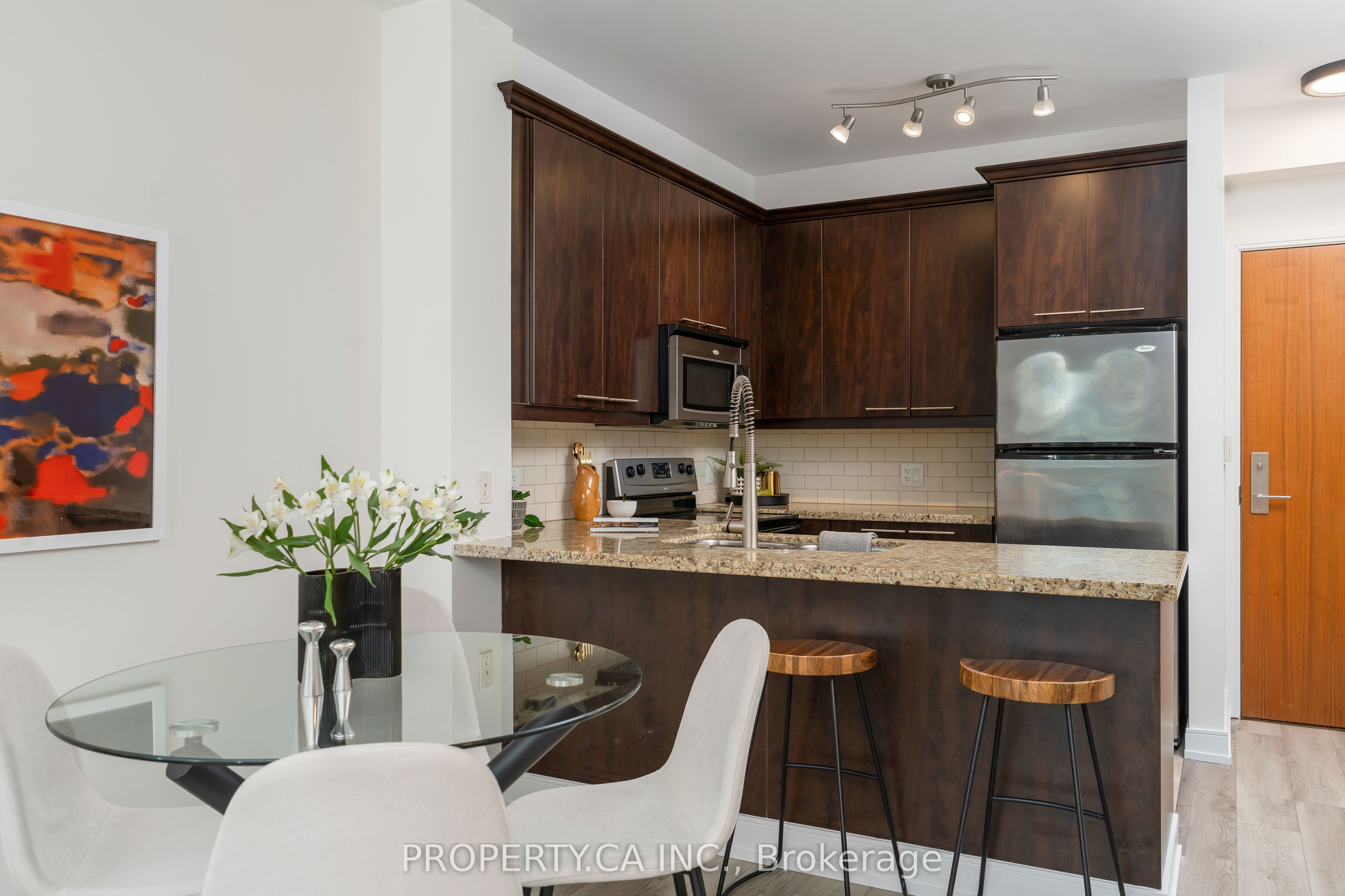 88 Broadway Avenue 1004 Property Photo 5