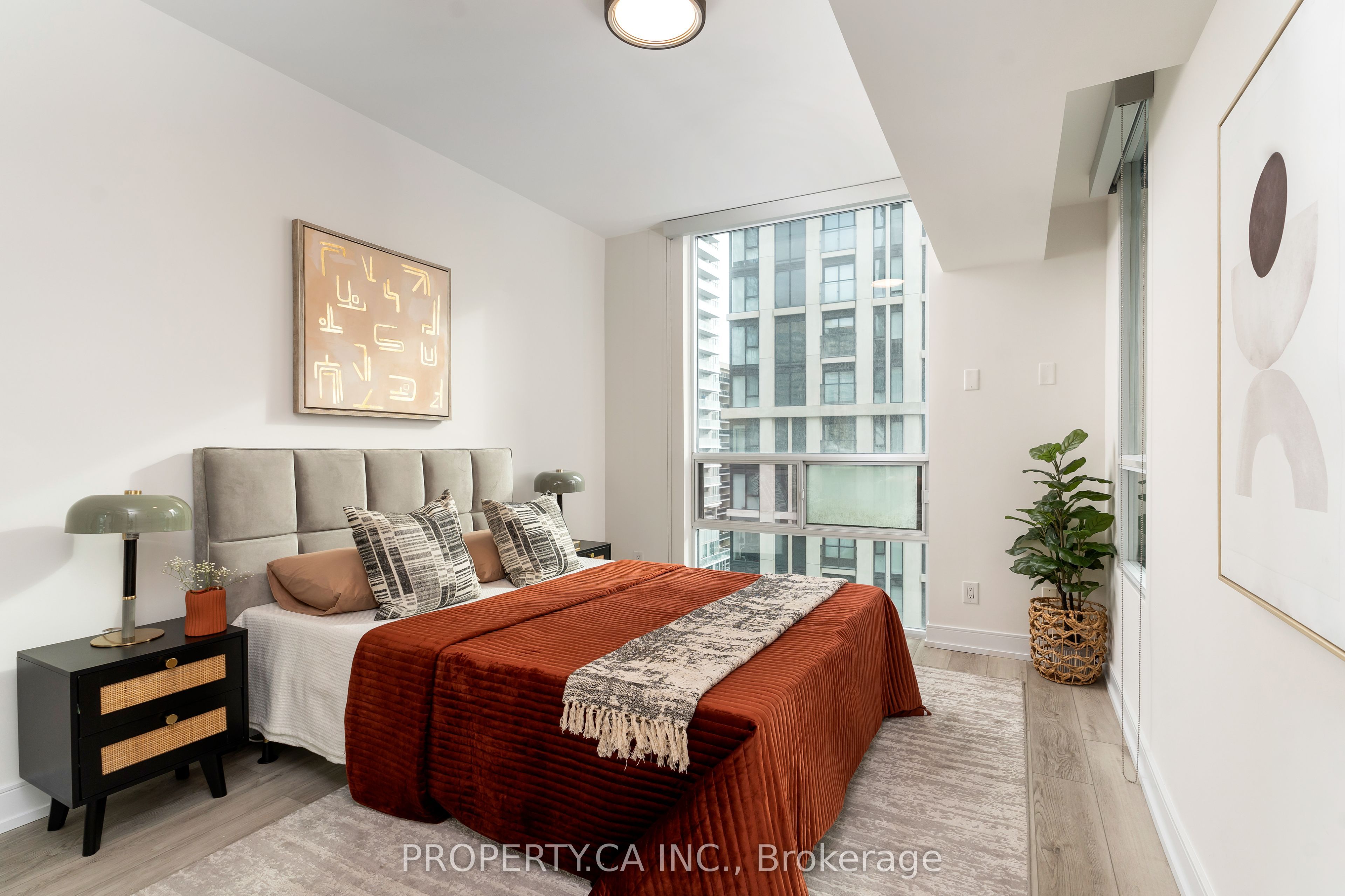 88 Broadway Avenue 1004 Property Photo 10