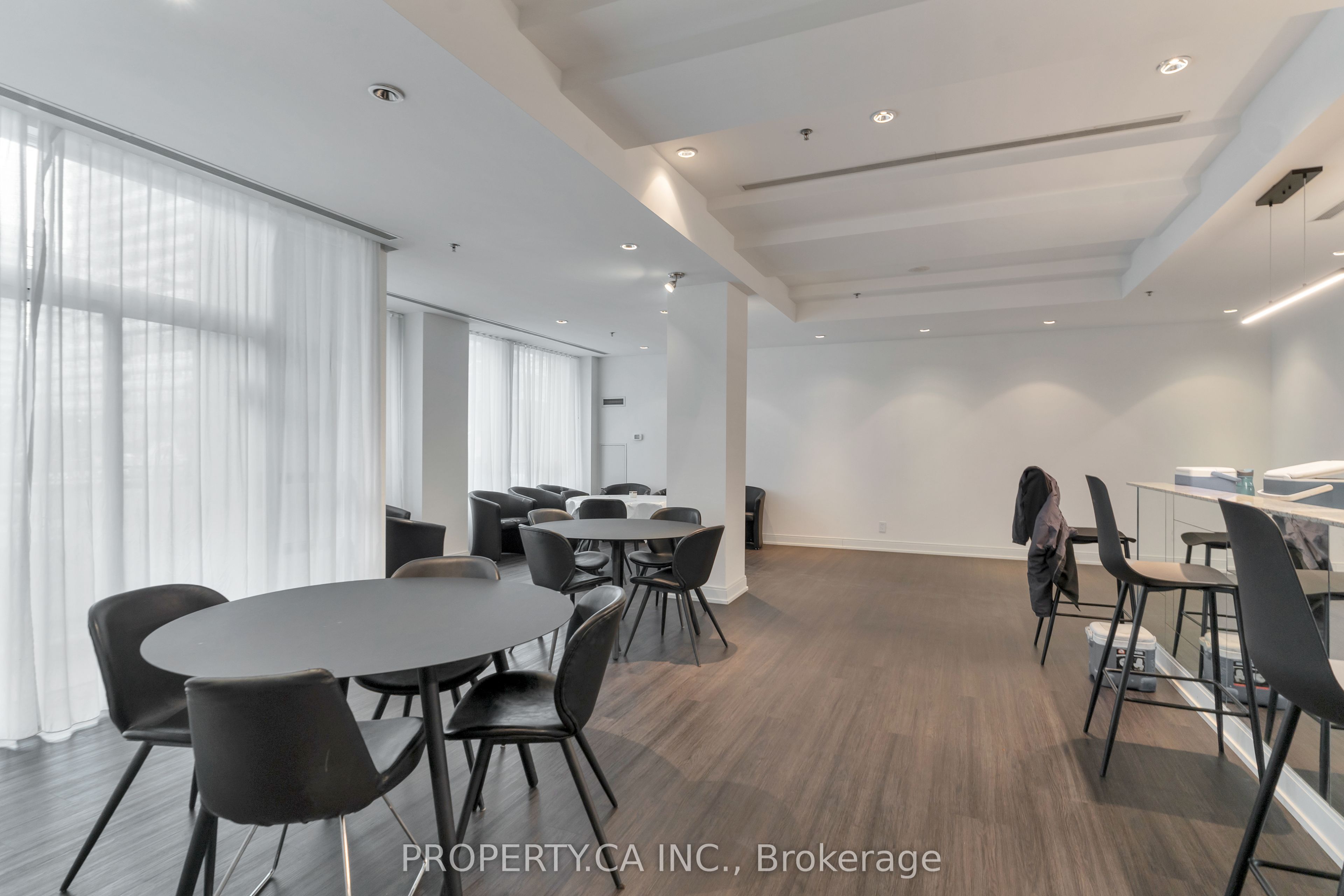 88 Broadway Avenue 1004 Property Photo 21