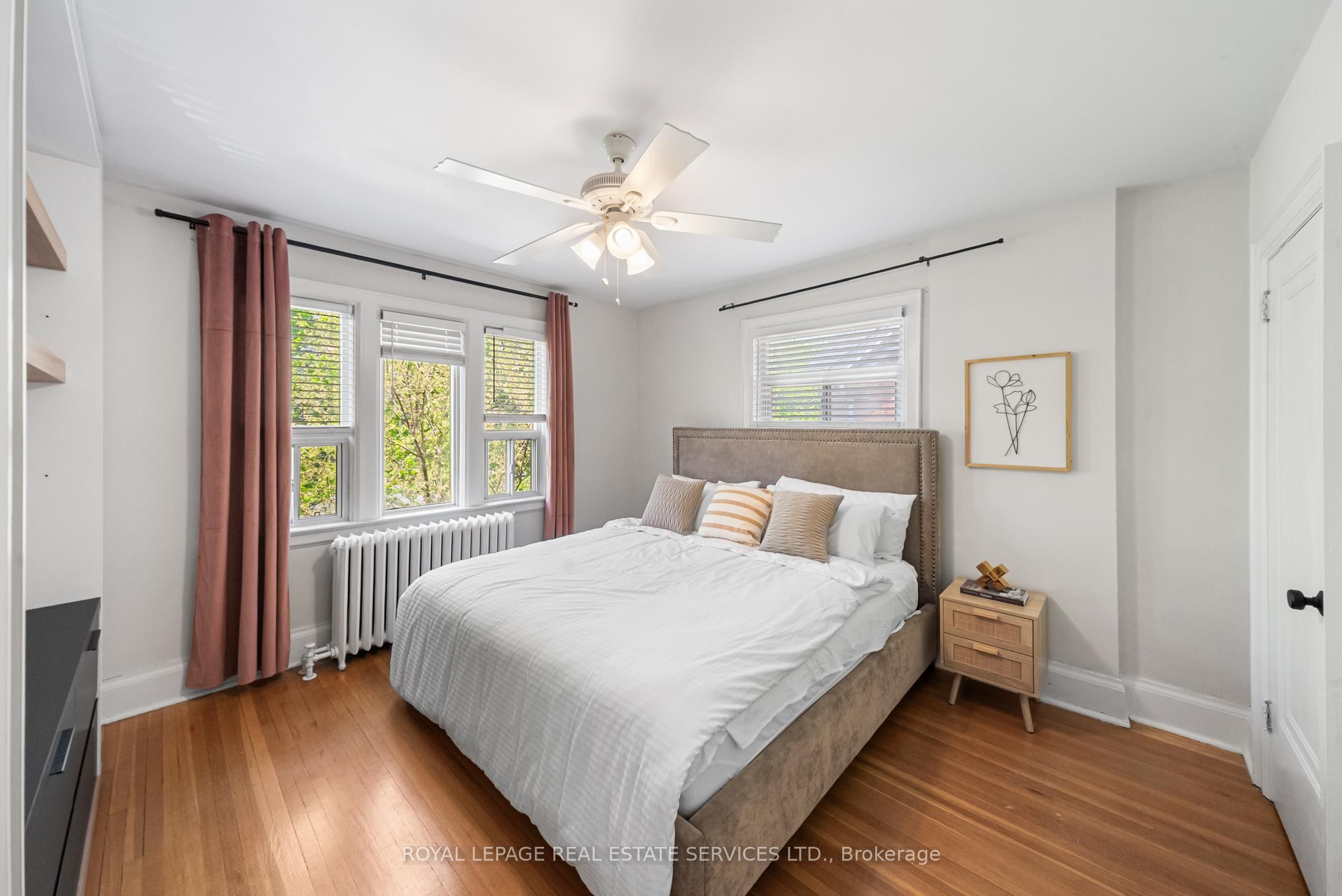 202 Dinnick Crescent Property Photo 23