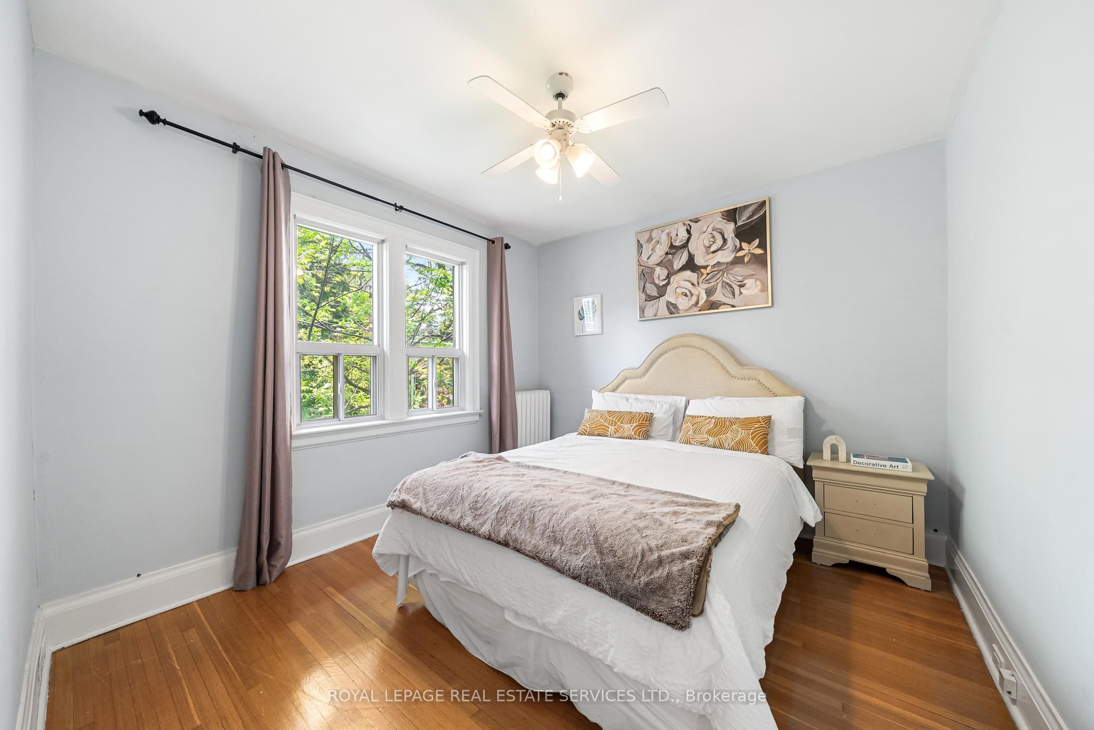 202 Dinnick Crescent Property Photo 27