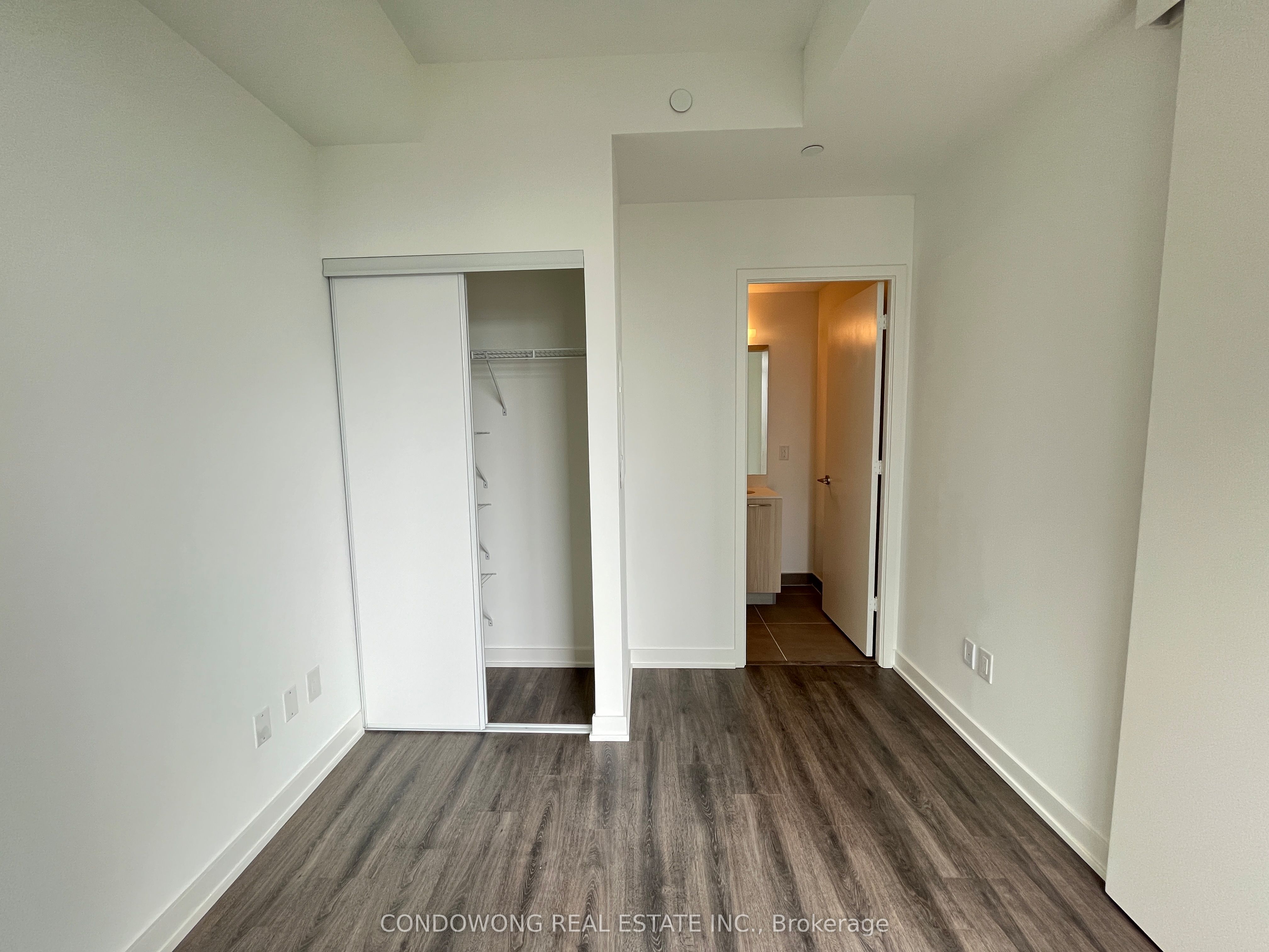 65 Mutual Street 1503 Property Photo 6