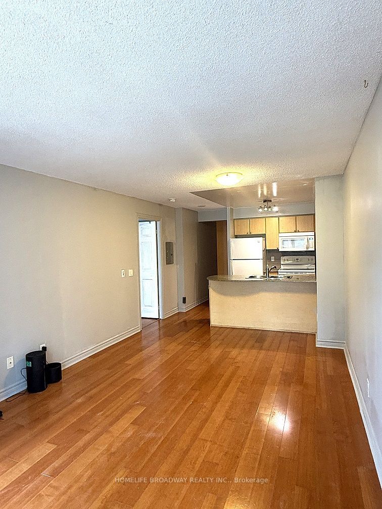 763 Bay Street 1111 Property Photo 6